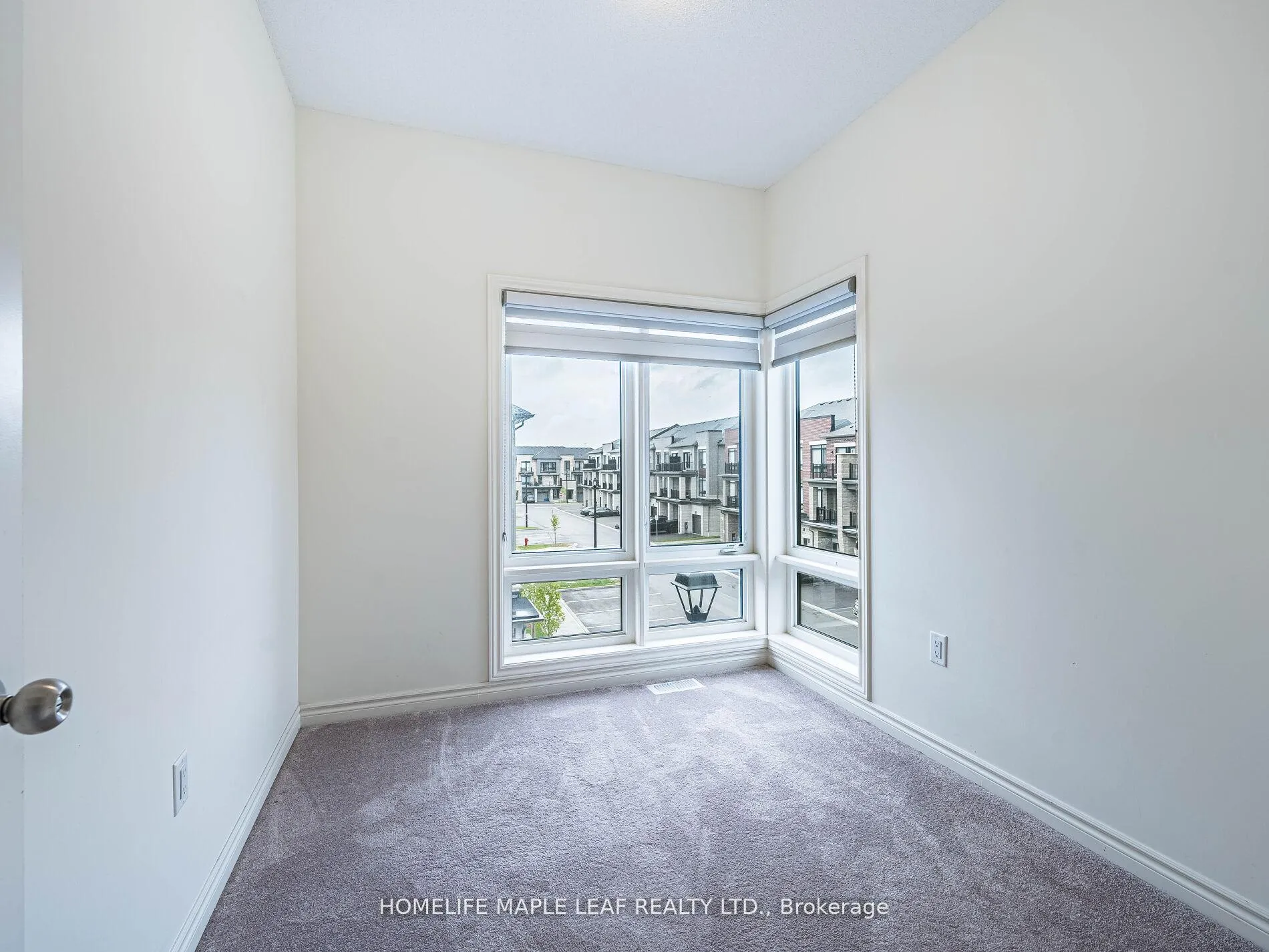Photo 7 of 11 Dallotto Lane, Ajax, South East — HOMEH