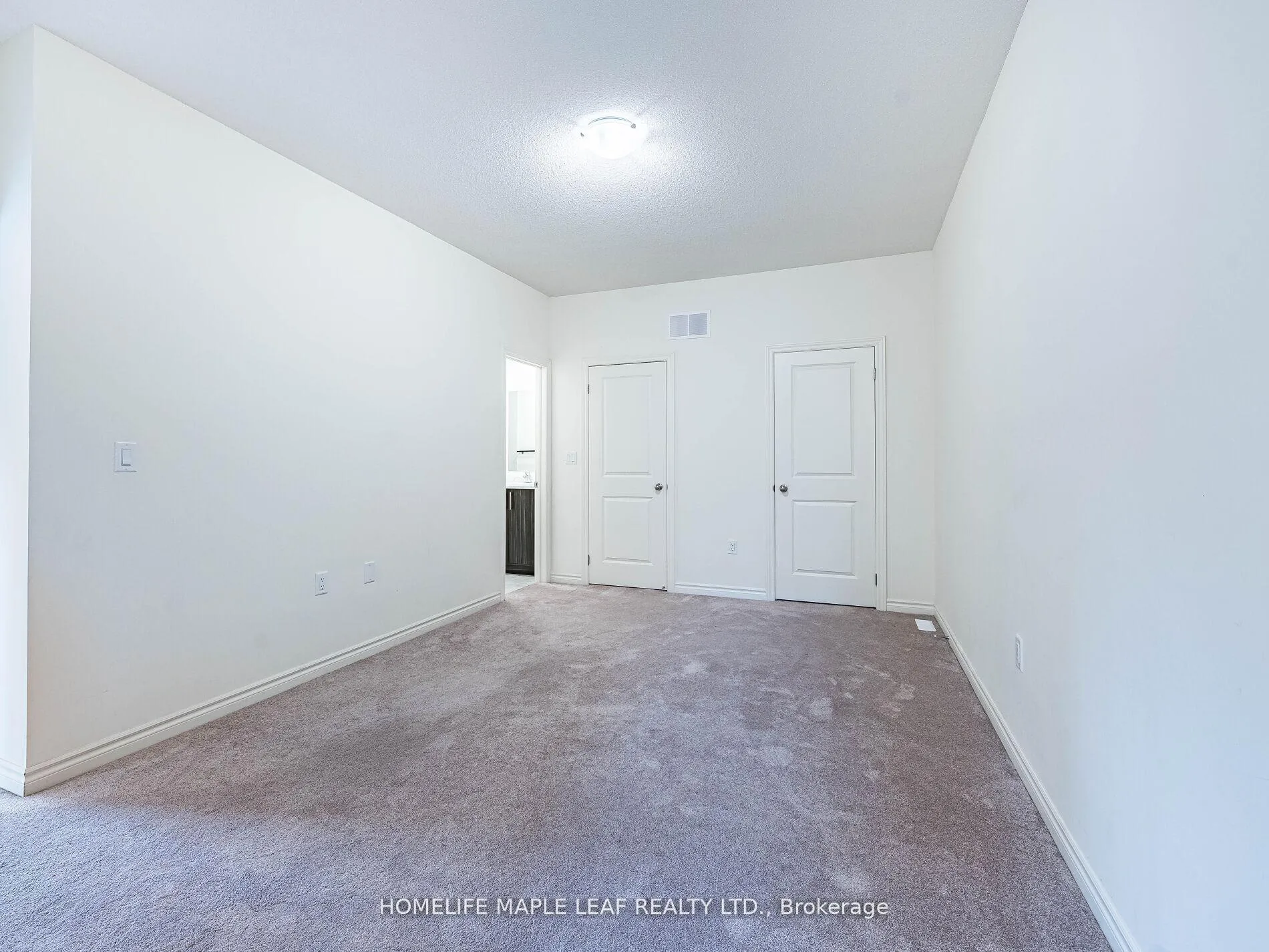 Photo 8 of 11 Dallotto Lane, Ajax, South East — HOMEH
