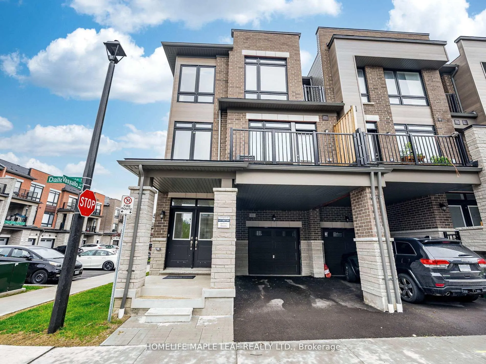 Photo 33 of 11 Dallotto Lane, Ajax, South East — HOMEH