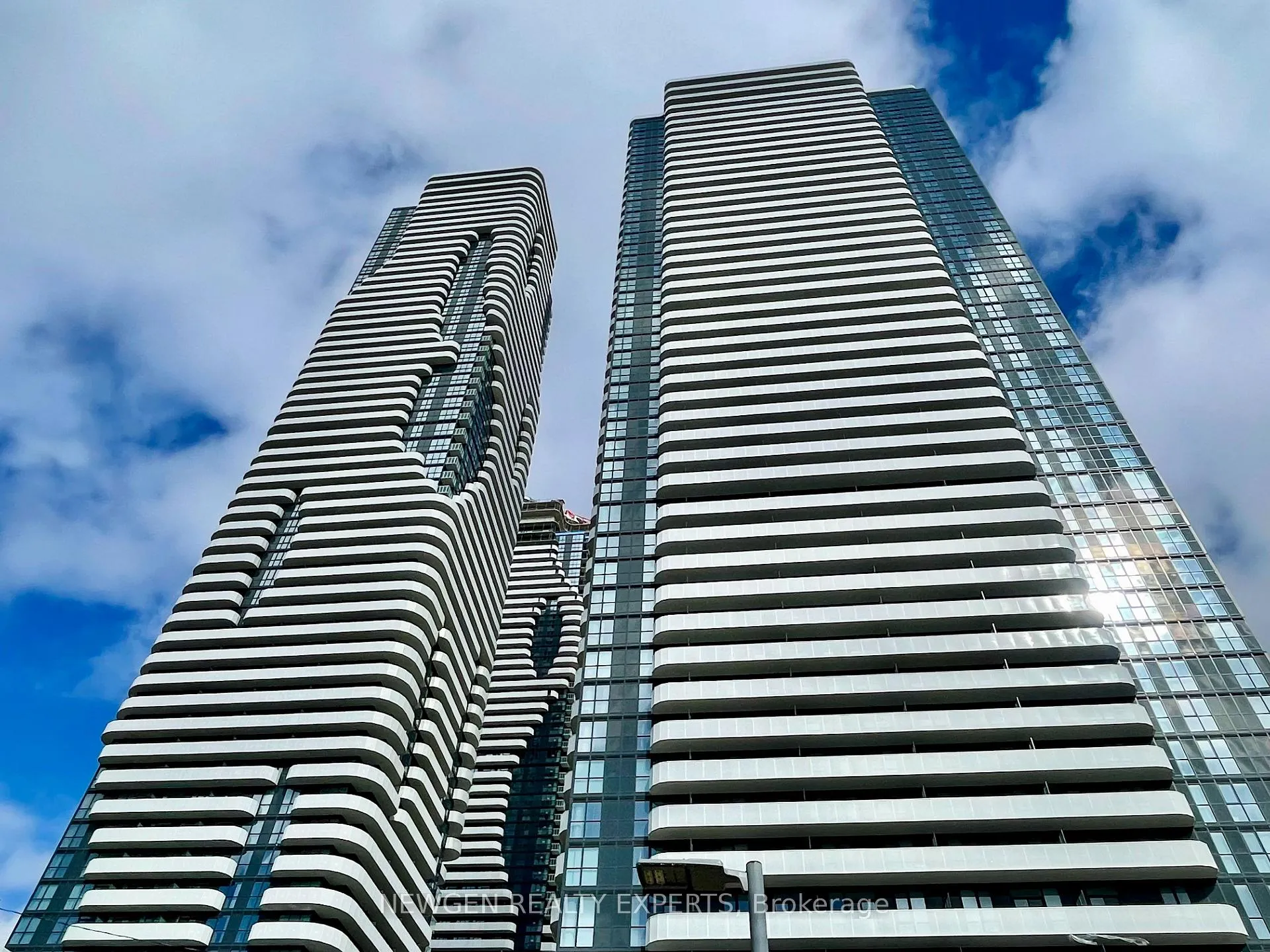Front of Unit 1512, 225 Commerce Street