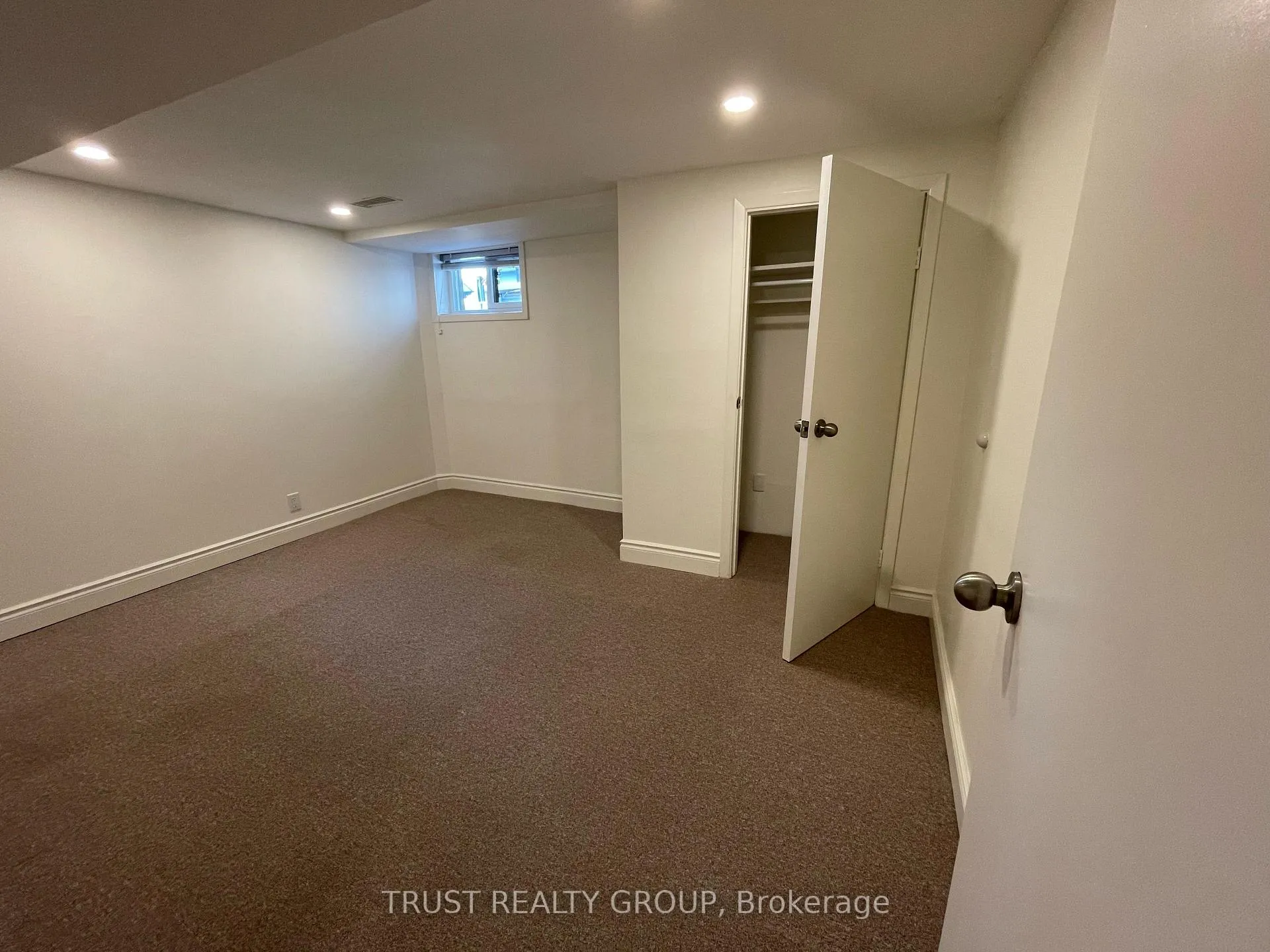 Photo 7 of Unit Lower, 990 Cosburn Avenue, Toronto, Woodbine-Lumsden — HOMEH