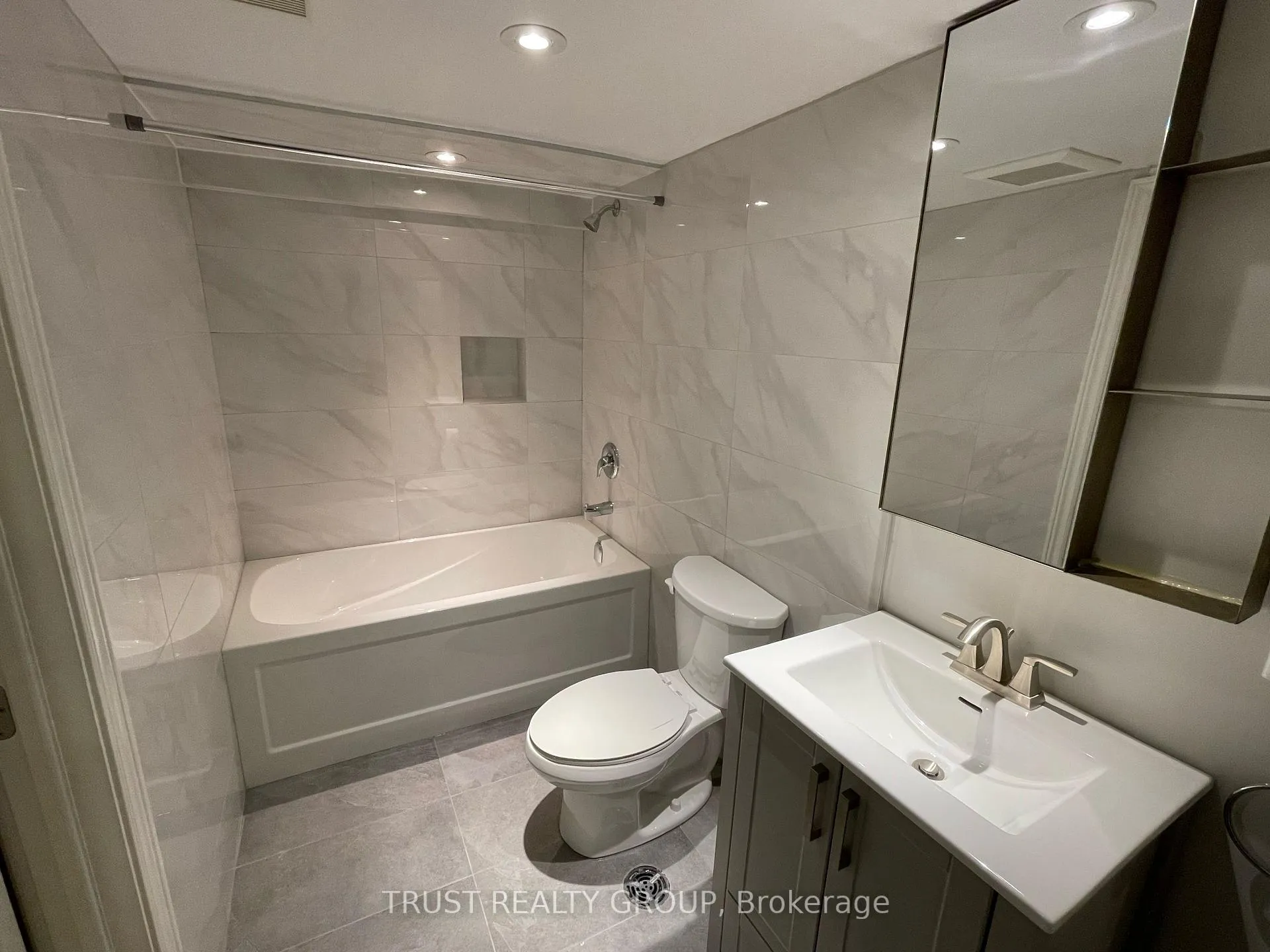 Photo 14 of Unit Lower, 990 Cosburn Avenue, Toronto, Woodbine-Lumsden — HOMEH