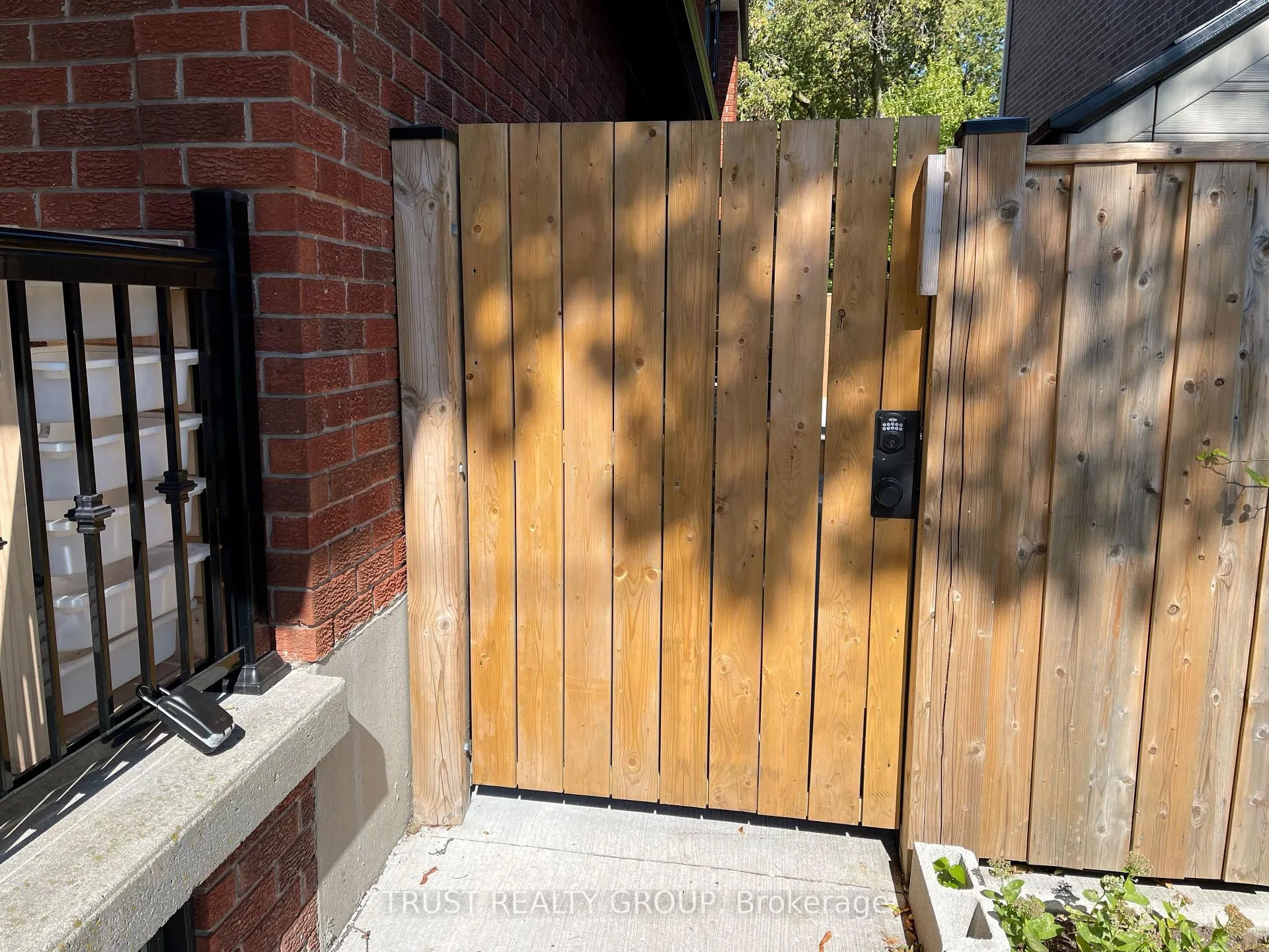 Photo 16 of Unit Lower, 990 Cosburn Avenue, Toronto, Woodbine-Lumsden — HOMEH
