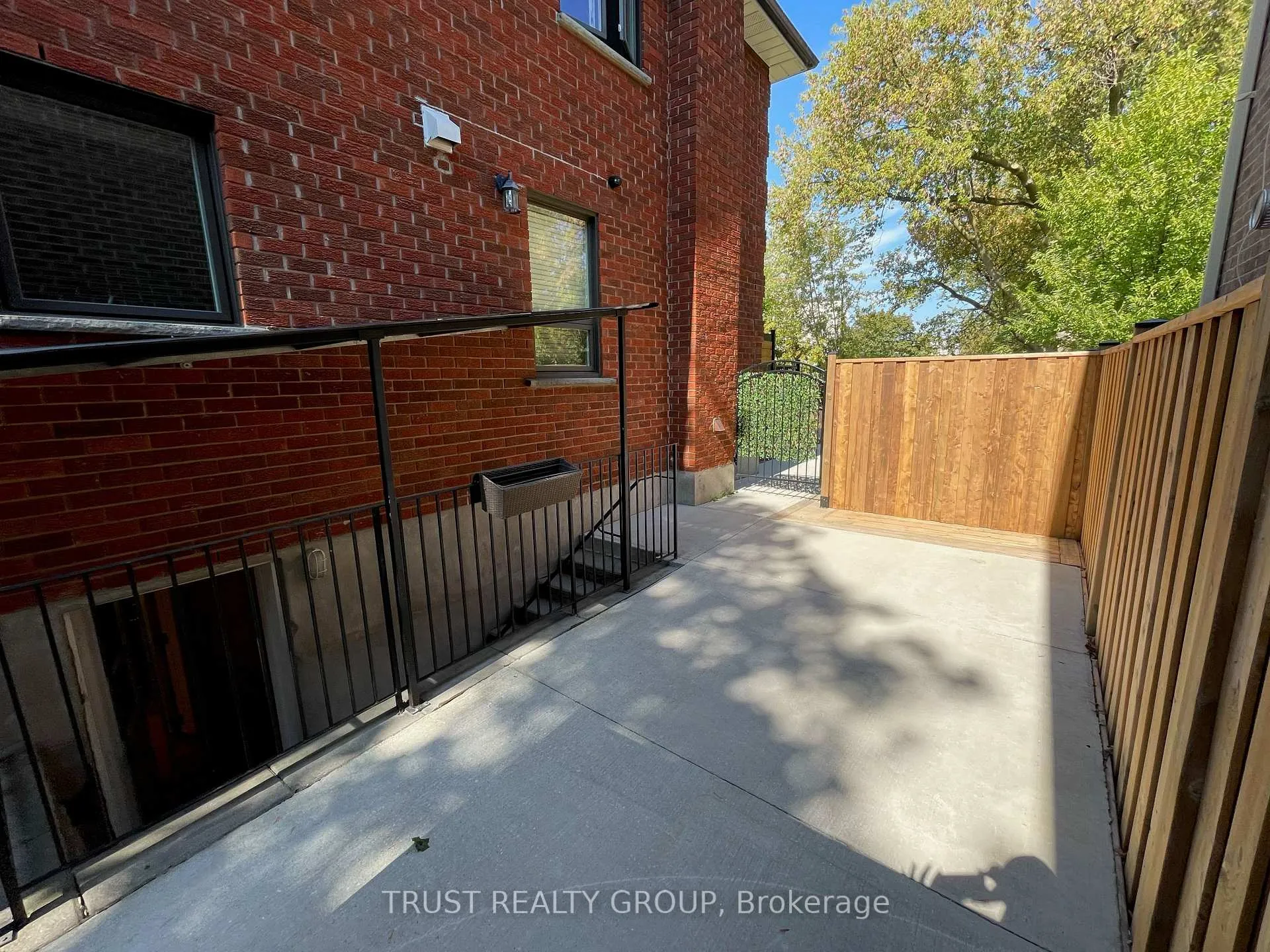 Photo 17 of Unit Lower, 990 Cosburn Avenue, Toronto, Woodbine-Lumsden — HOMEH