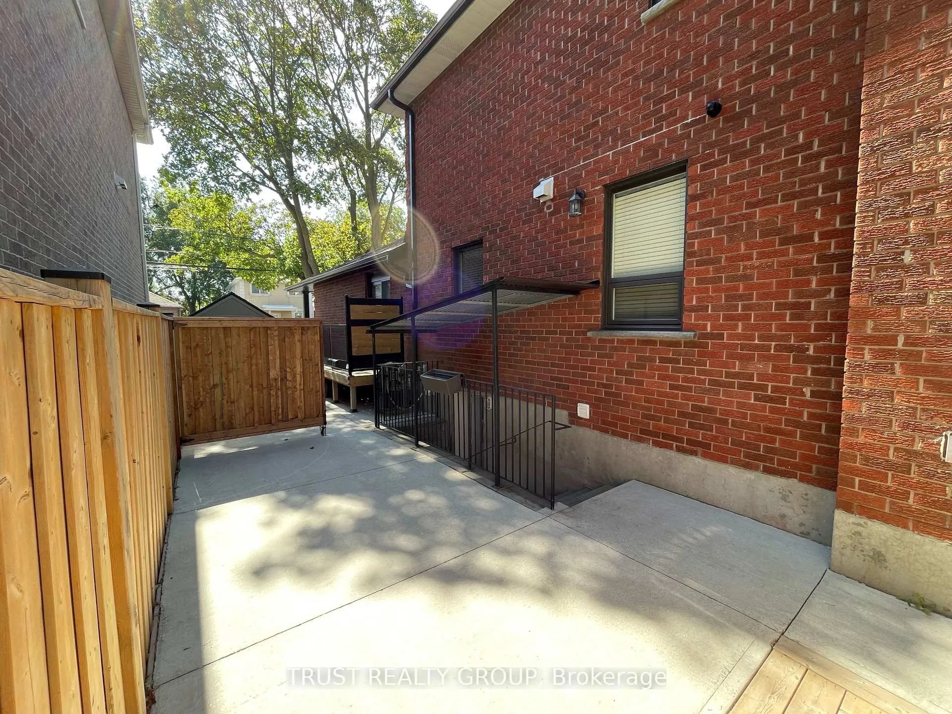 Photo 18 of Unit Lower, 990 Cosburn Avenue, Toronto, Woodbine-Lumsden — HOMEH