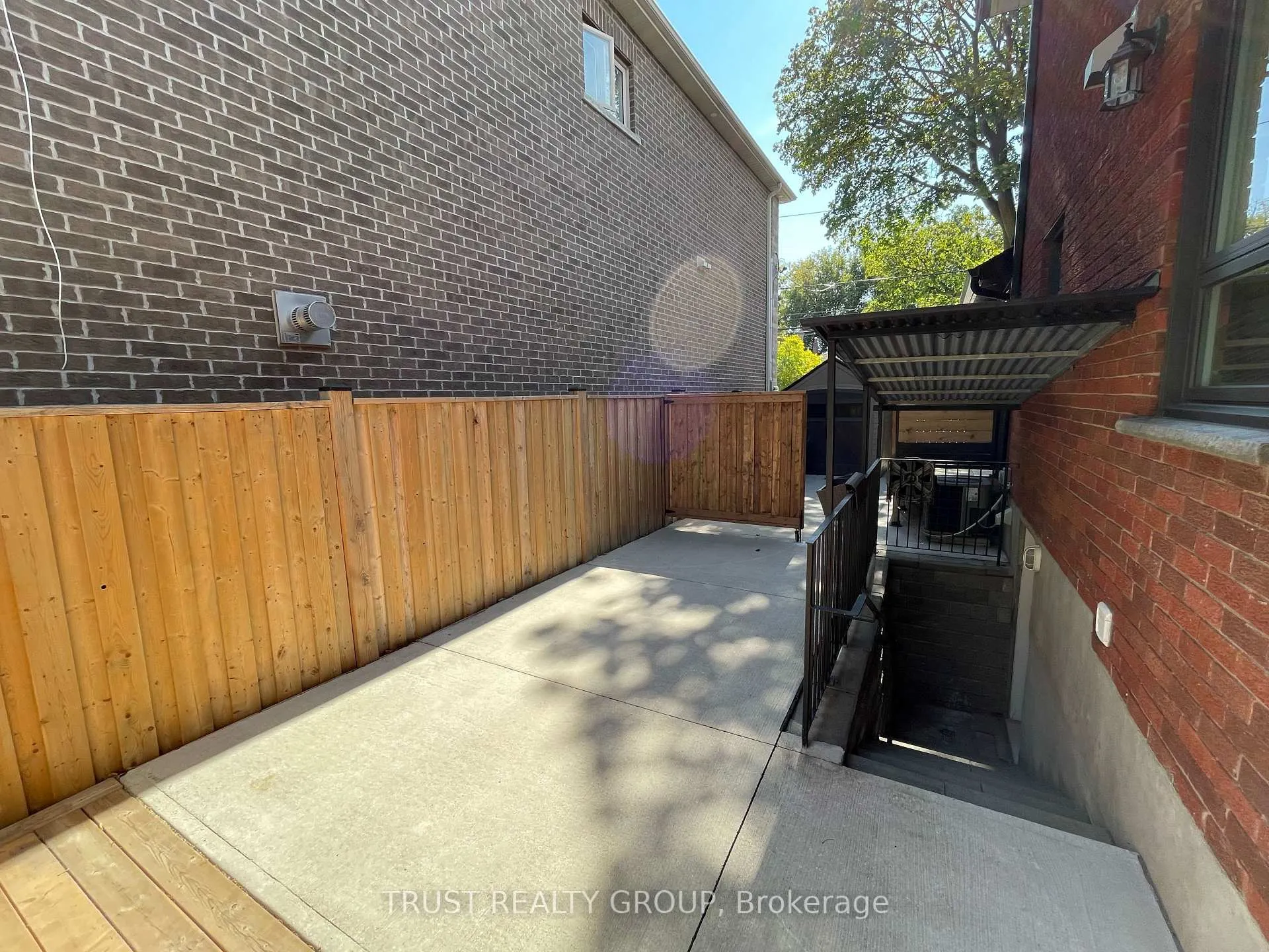 Photo 19 of Unit Lower, 990 Cosburn Avenue, Toronto, Woodbine-Lumsden — HOMEH