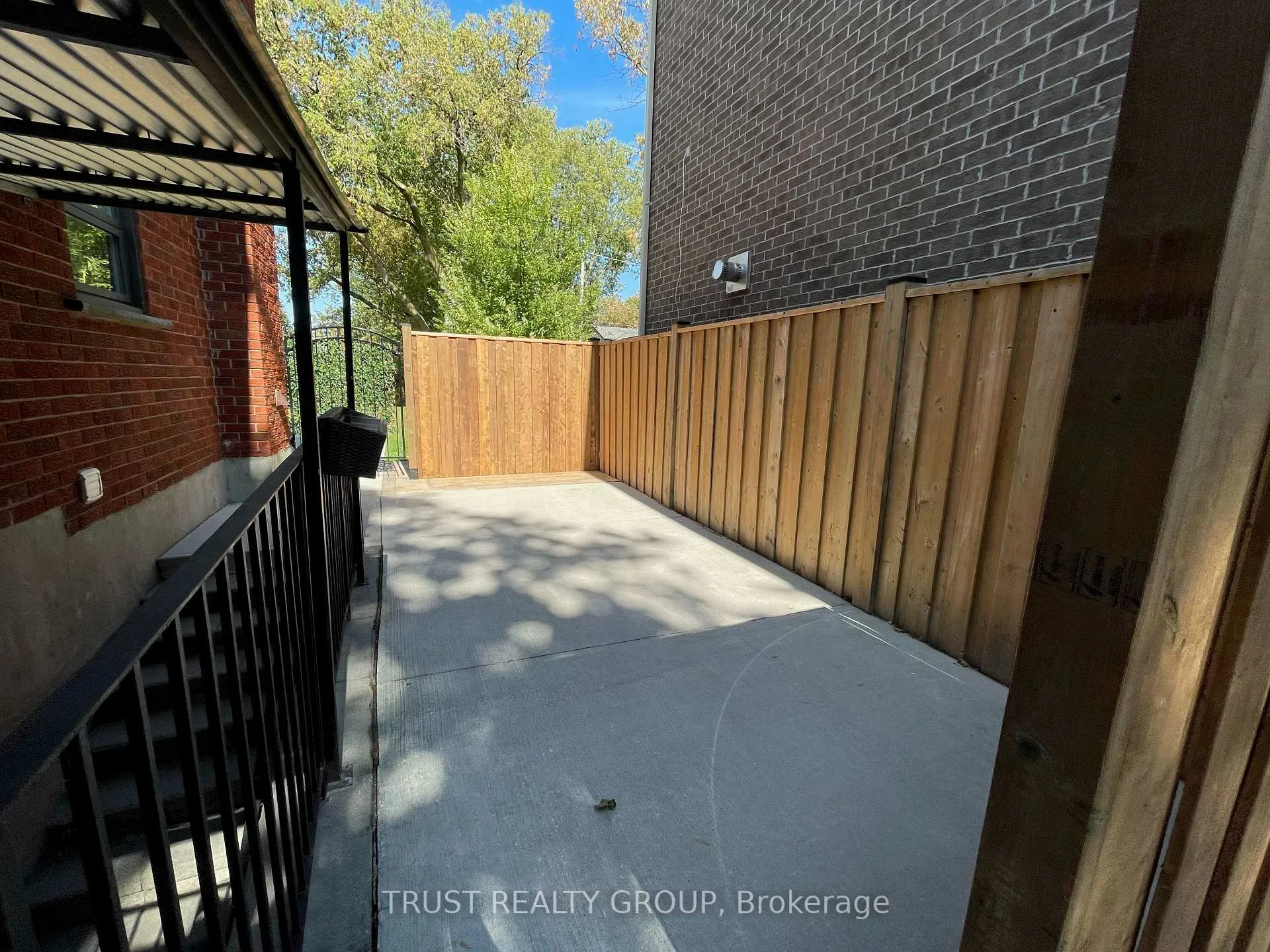Photo 21 of Unit Lower, 990 Cosburn Avenue, Toronto, Woodbine-Lumsden — HOMEH