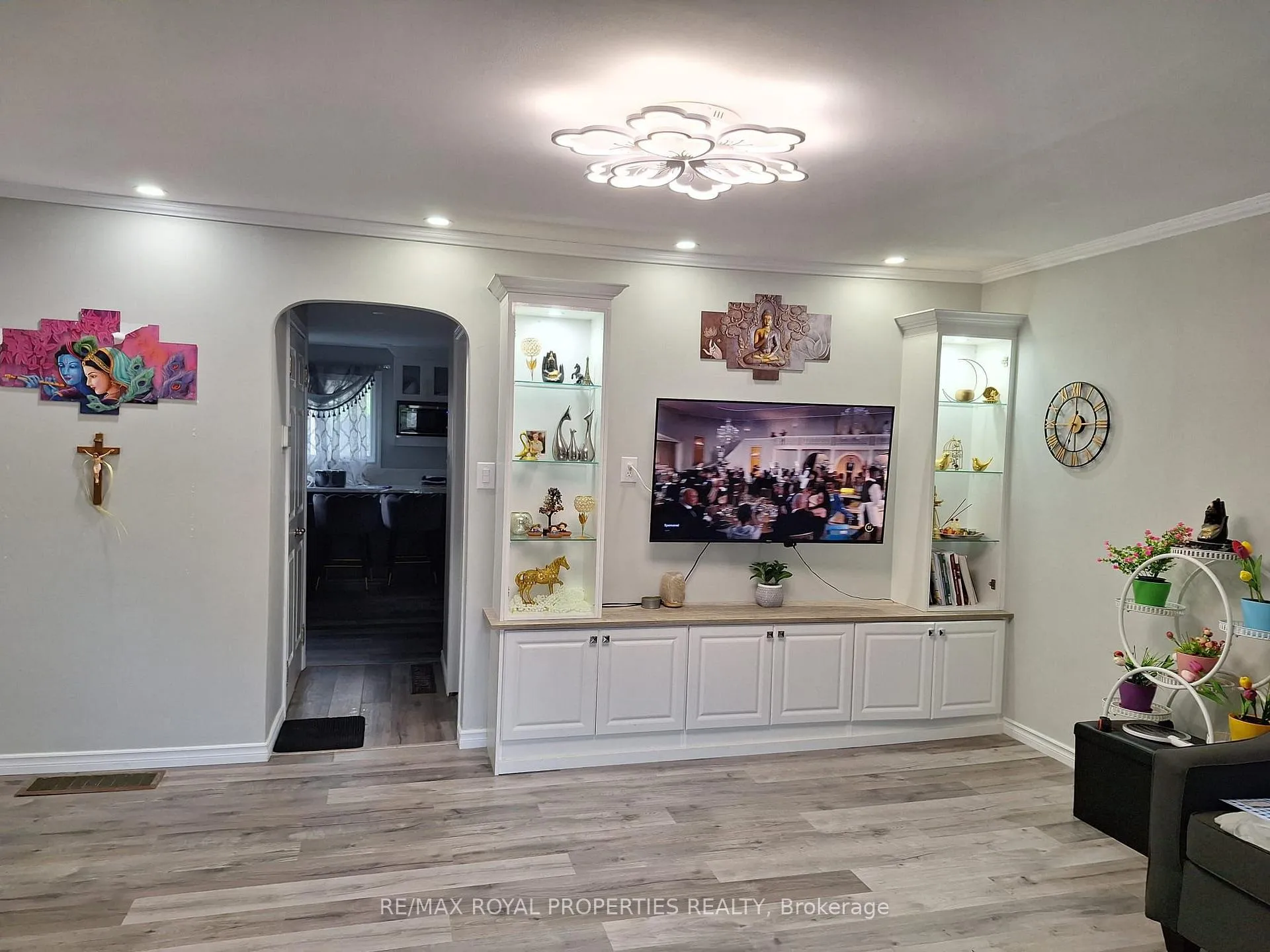 Photo 3 of Unit Main, 19 Beech Street, Ajax, Central — HOMEH