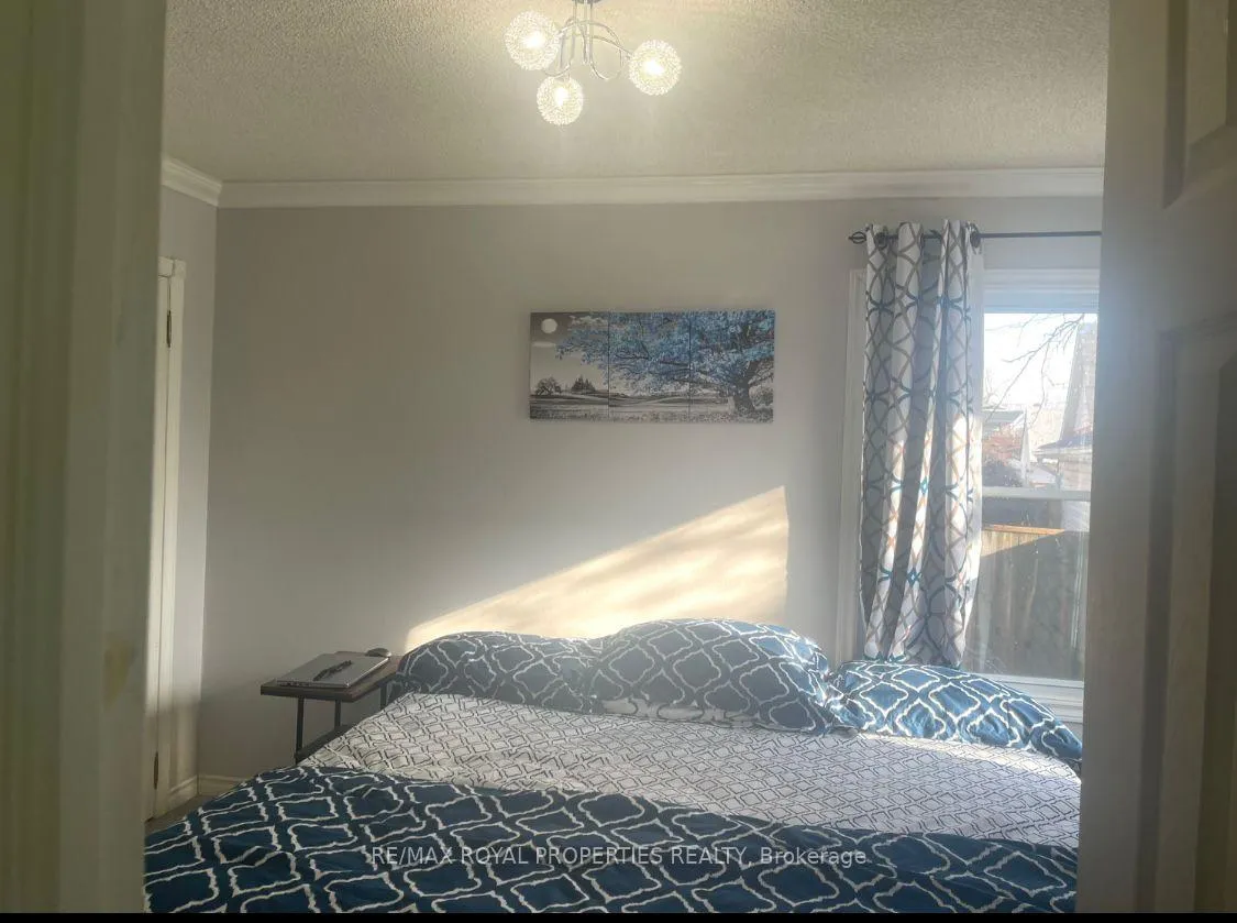 Photo 8 of Unit Main, 19 Beech Street, Ajax, Central — HOMEH