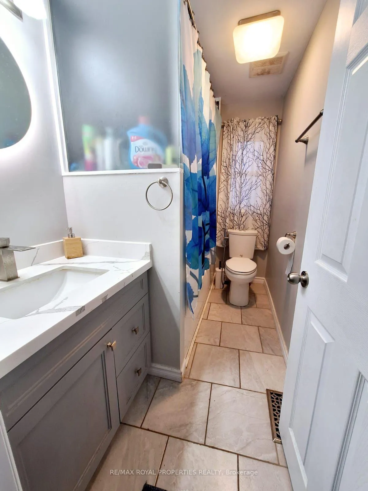 Photo 18 of Unit Main, 19 Beech Street, Ajax, Central — HOMEH