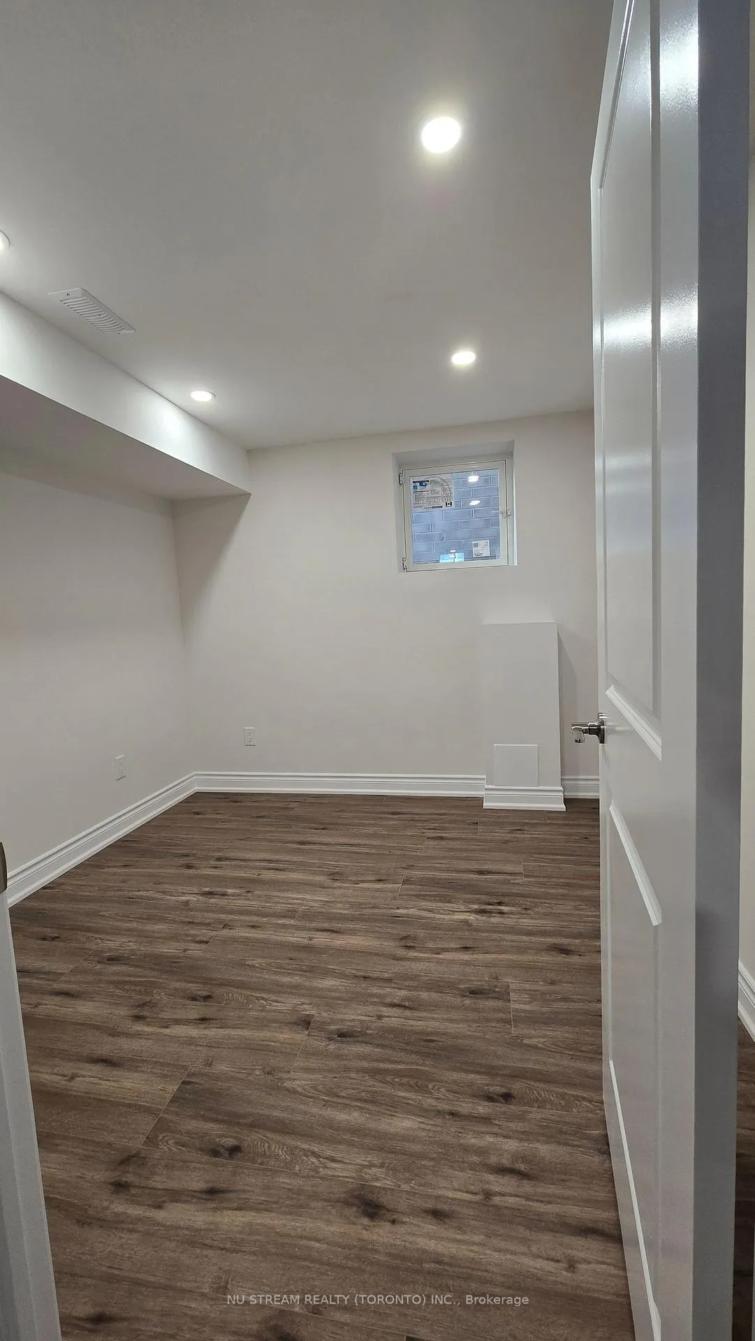 Photo 6 of 1260 Klondike Drive, Oshawa, Kedron — HOMEH