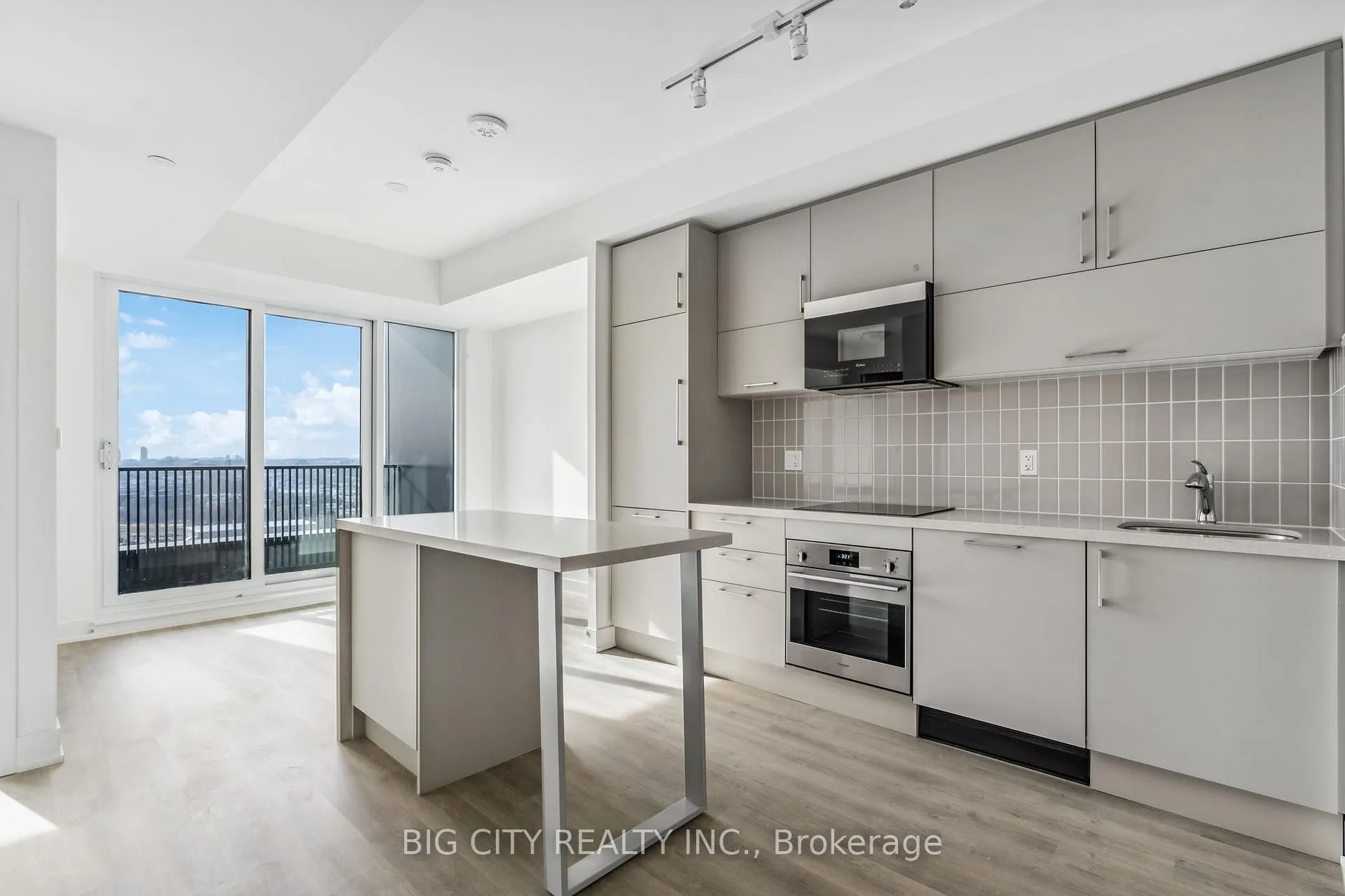 Photo 4 of Unit 2301, 38 Andre De Grasse Street, Markham, Unionville — HOMEH