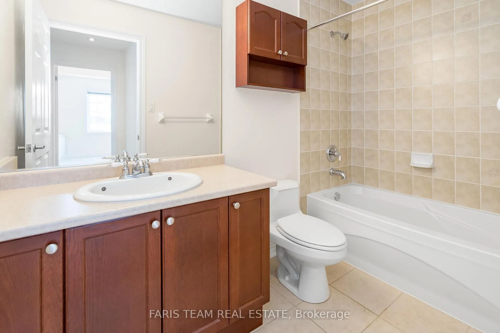 Photo 11 of Unit 307, 375 Lakebreeze Drive, Clarington, Newcastle — HOMEH