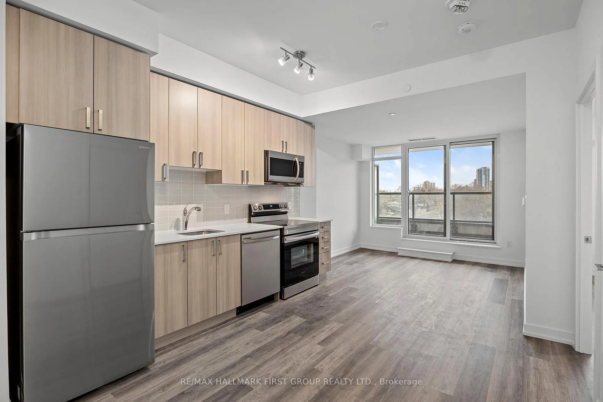 Photo 3 of Unit 419, 1480 Bayly Street, Pickering, Bay Ridges — HOMEH