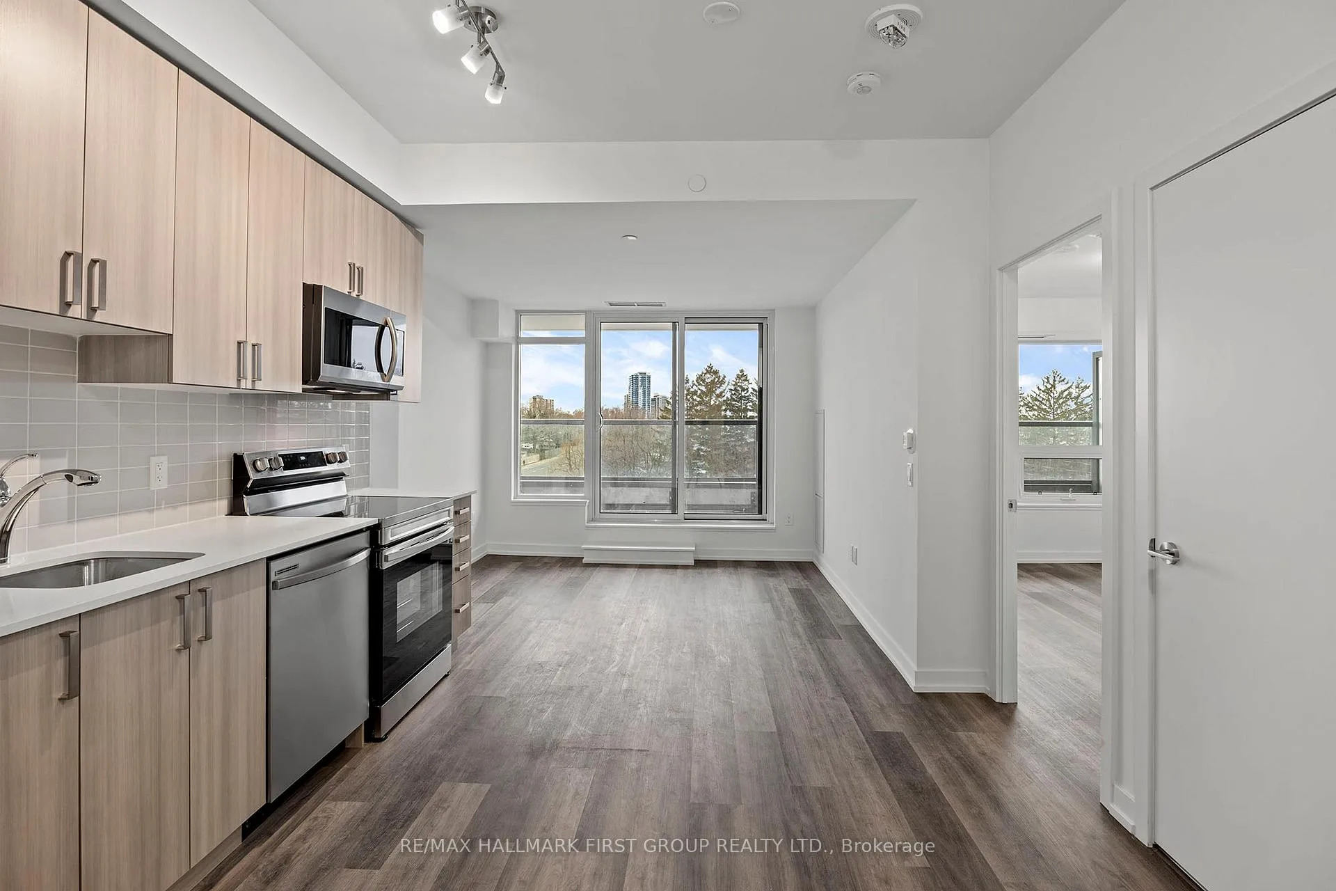 Photo 4 of Unit 419, 1480 Bayly Street, Pickering, Bay Ridges — HOMEH