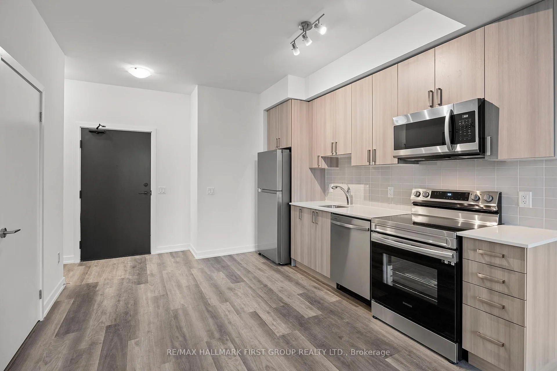 Photo 8 of Unit 419, 1480 Bayly Street, Pickering, Bay Ridges — HOMEH