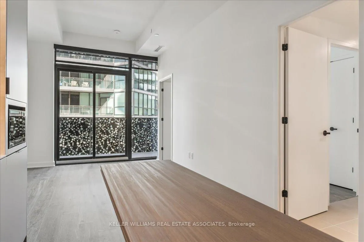 Photo 9 of Unit 3909, 55 Charles Street E, Toronto, Church-Yonge Corridor — HOMEH