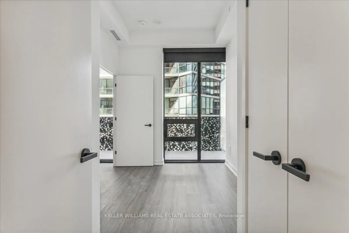 Photo 17 of Unit 3909, 55 Charles Street E, Toronto, Church-Yonge Corridor — HOMEH