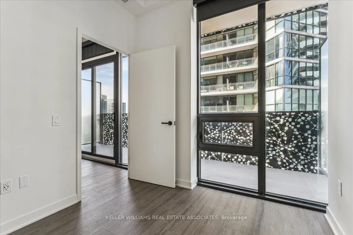Photo 19 of Unit 3909, 55 Charles Street E, Toronto, Church-Yonge Corridor — HOMEH