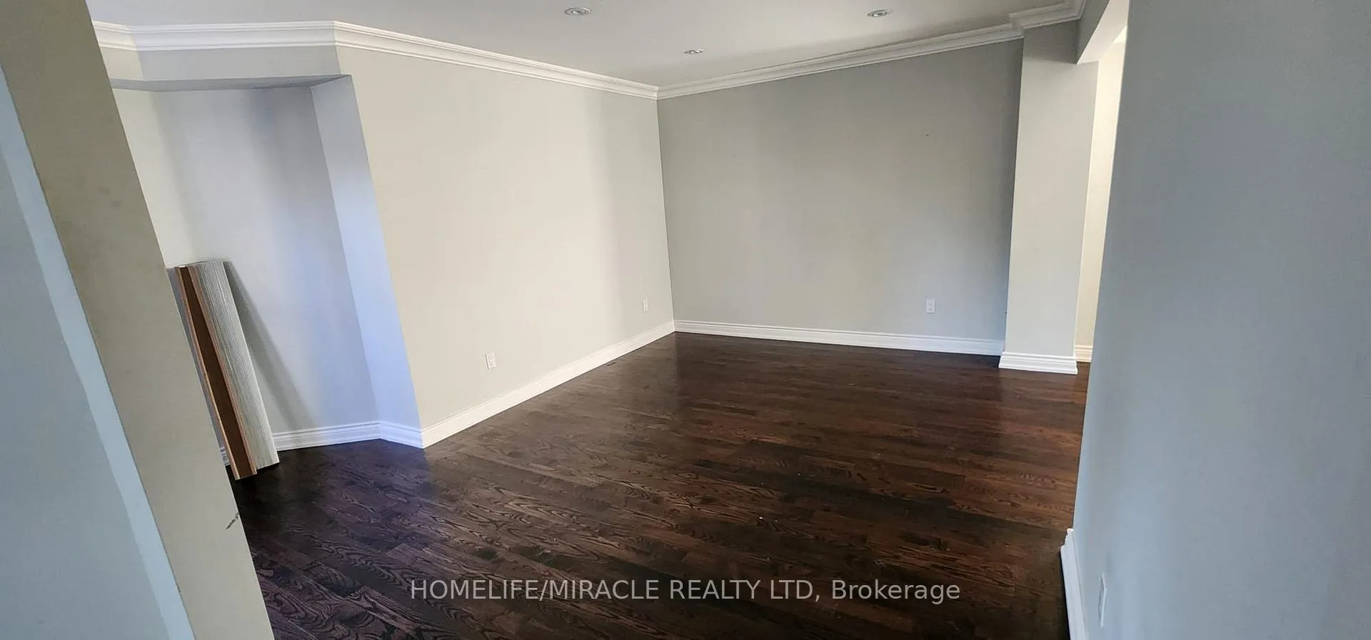 Photo 9 of 264 Wright Crescent, Ajax, Central — HOMEH