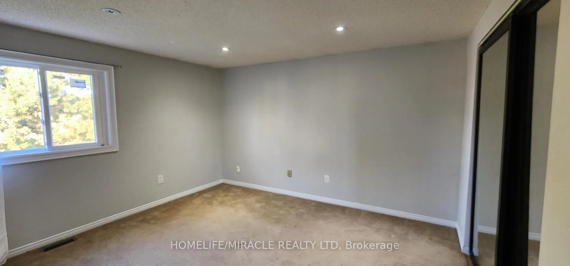 Photo 17 of 264 Wright Crescent, Ajax, Central — HOMEH