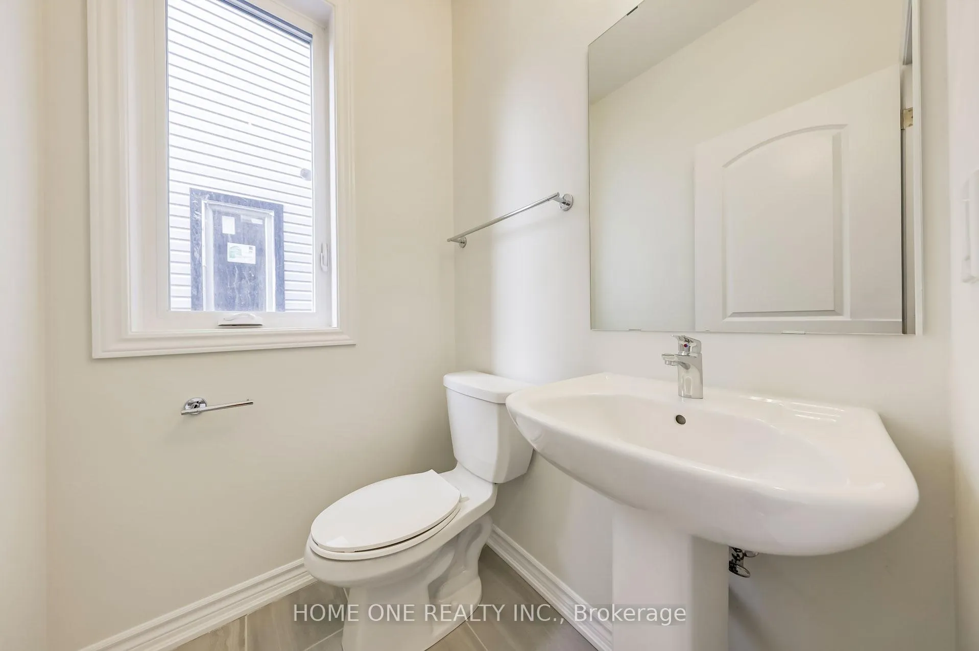 Photo 6 of 1127 Thompson Drive, Oshawa, Kedron — HOMEH