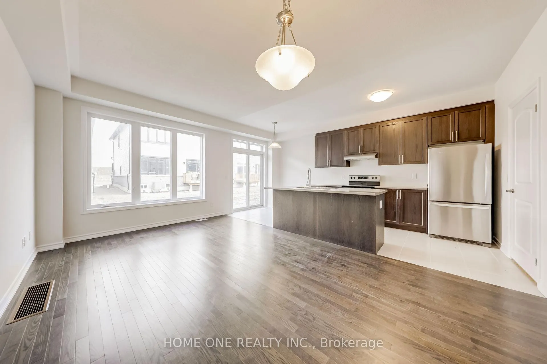 Photo 10 of 1127 Thompson Drive, Oshawa, Kedron — HOMEH