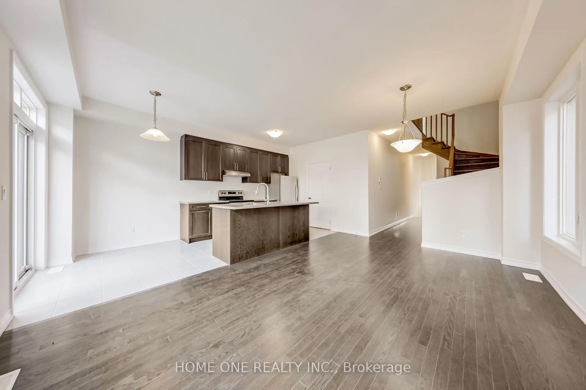 Photo 11 of 1127 Thompson Drive, Oshawa, Kedron — HOMEH