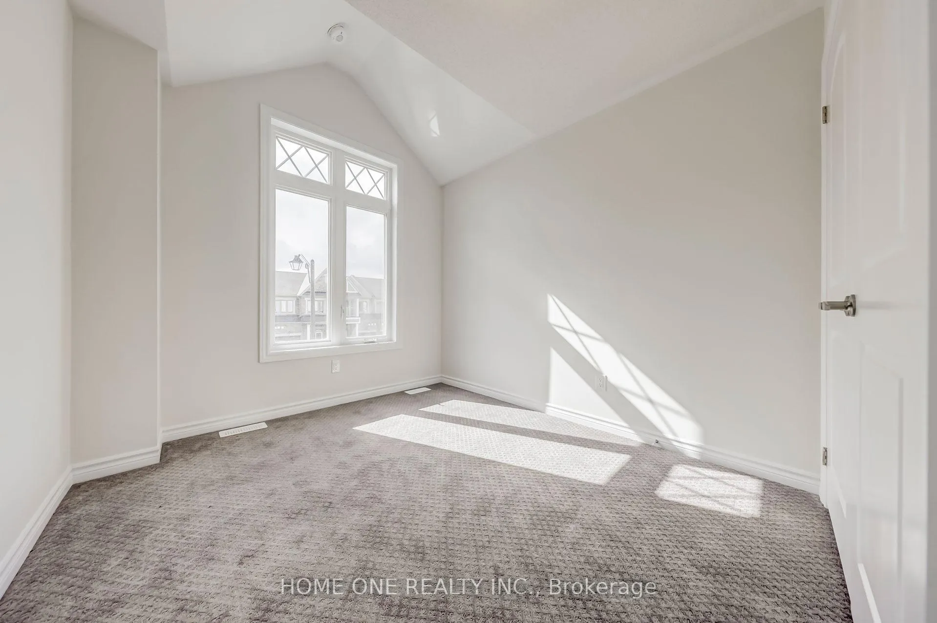 Photo 21 of 1127 Thompson Drive, Oshawa, Kedron — HOMEH