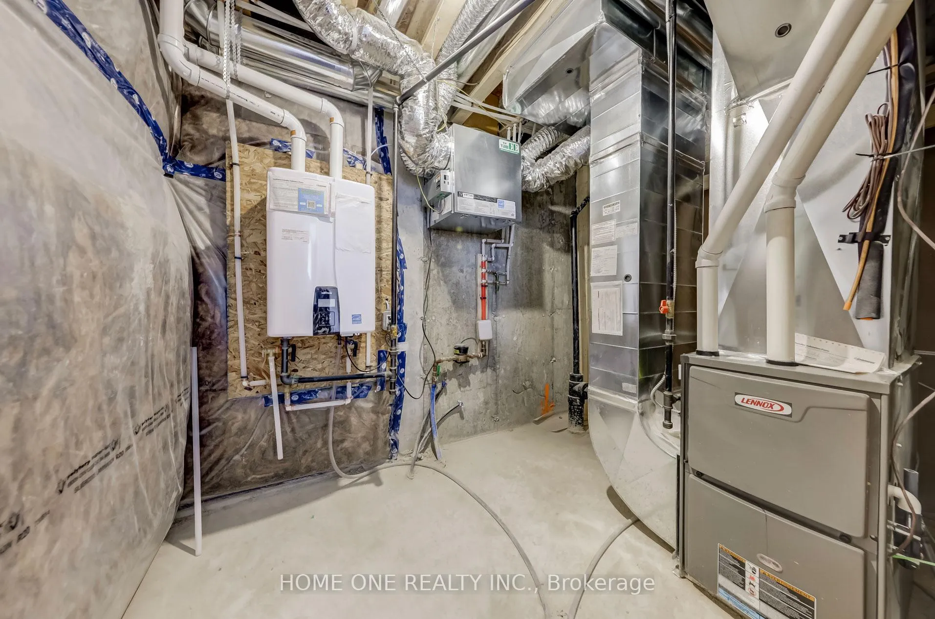Photo 35 of 1127 Thompson Drive, Oshawa, Kedron — HOMEH