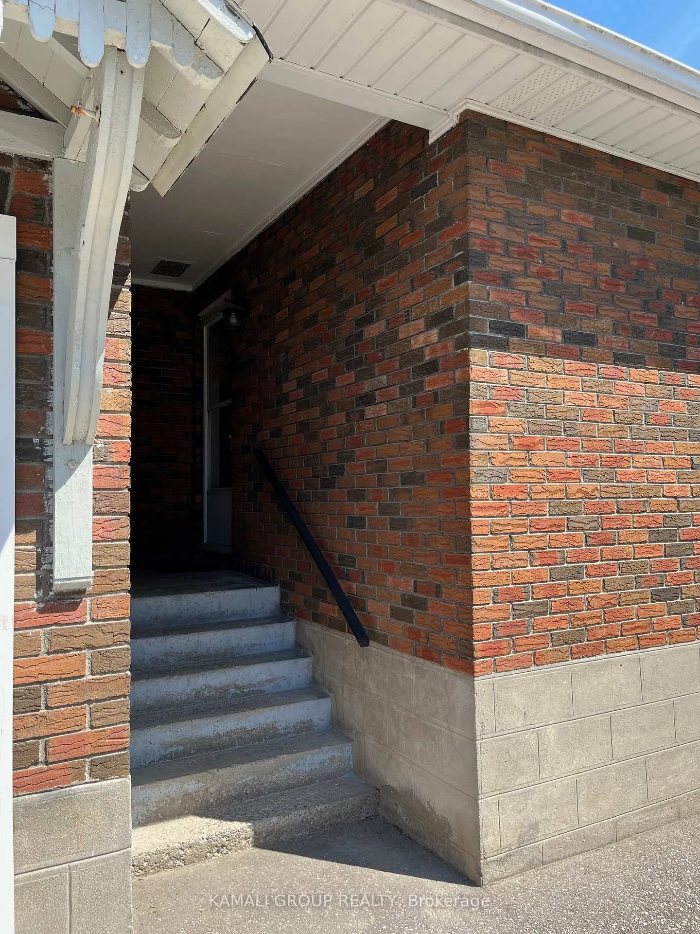 Photo 2 of Unit Unit 3, 205 Celina Street, Oshawa, Central — HOMEH