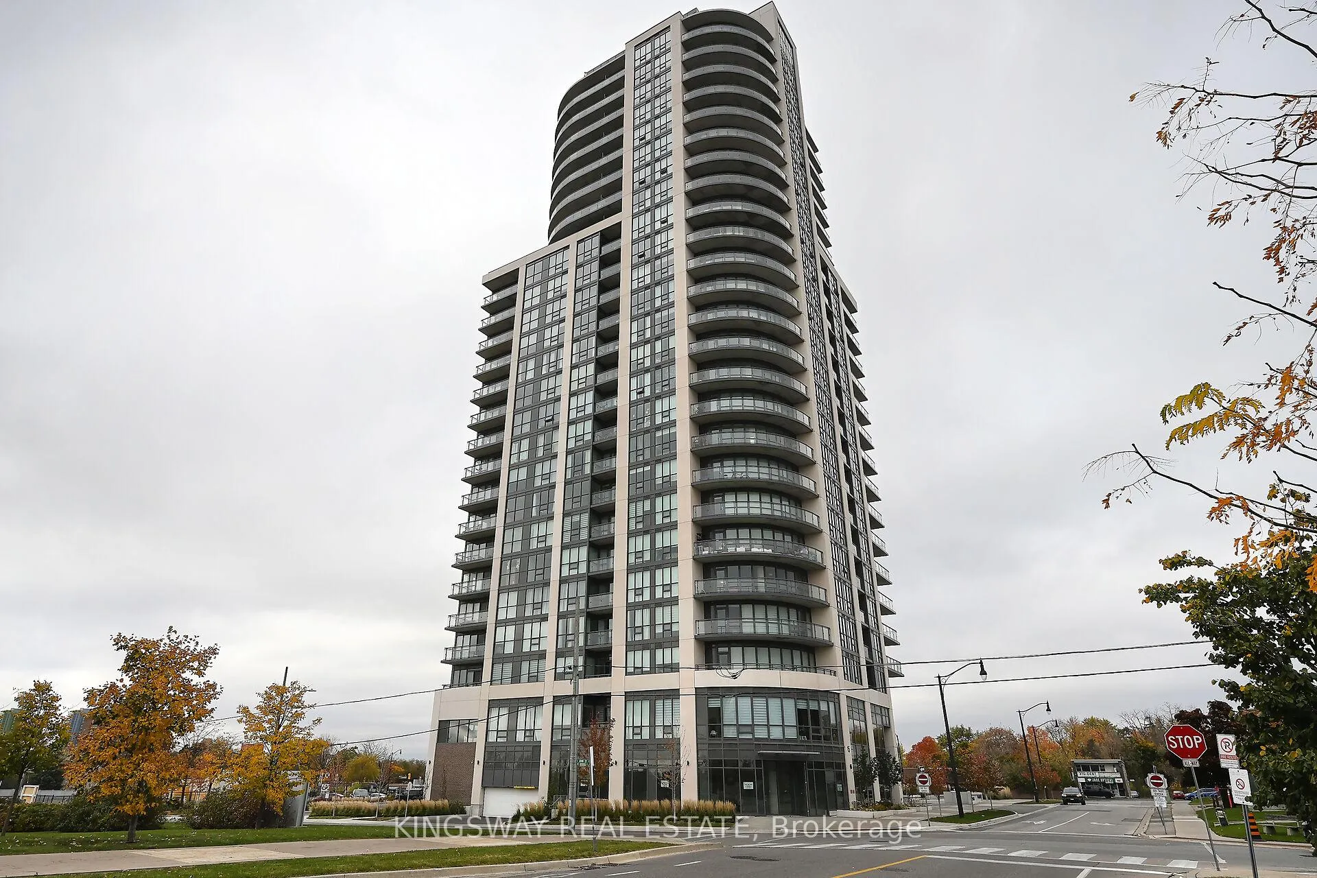 Front of Unit 805, 15 Lynch Street
