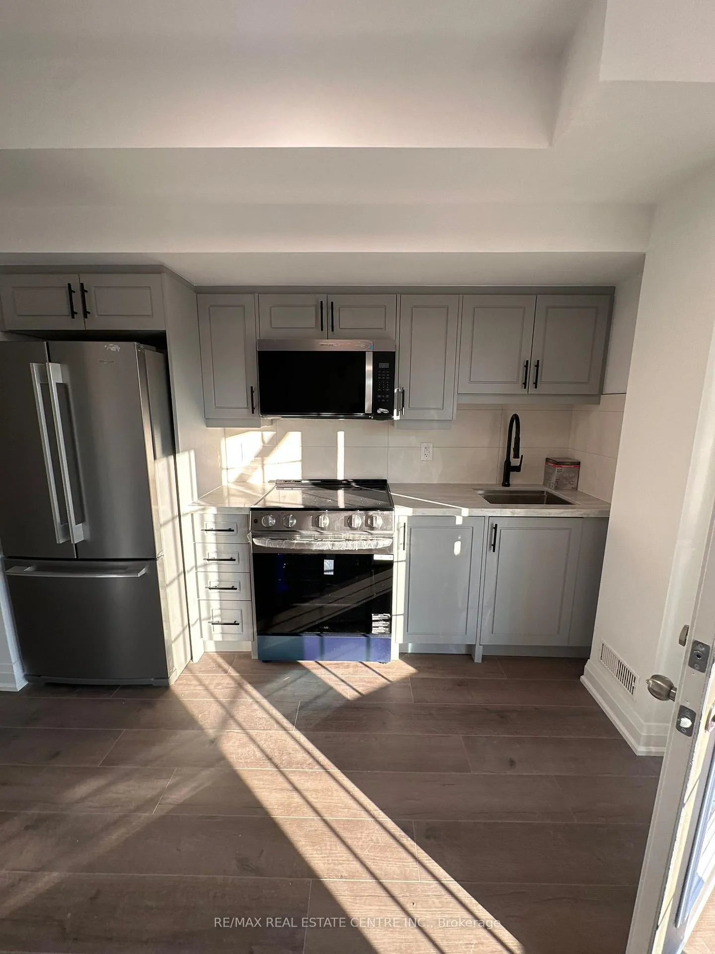 Photo 6 of Unit B, 2492 Orchestrate (bsmt) Drive, Oshawa, Windfields — HOMEH