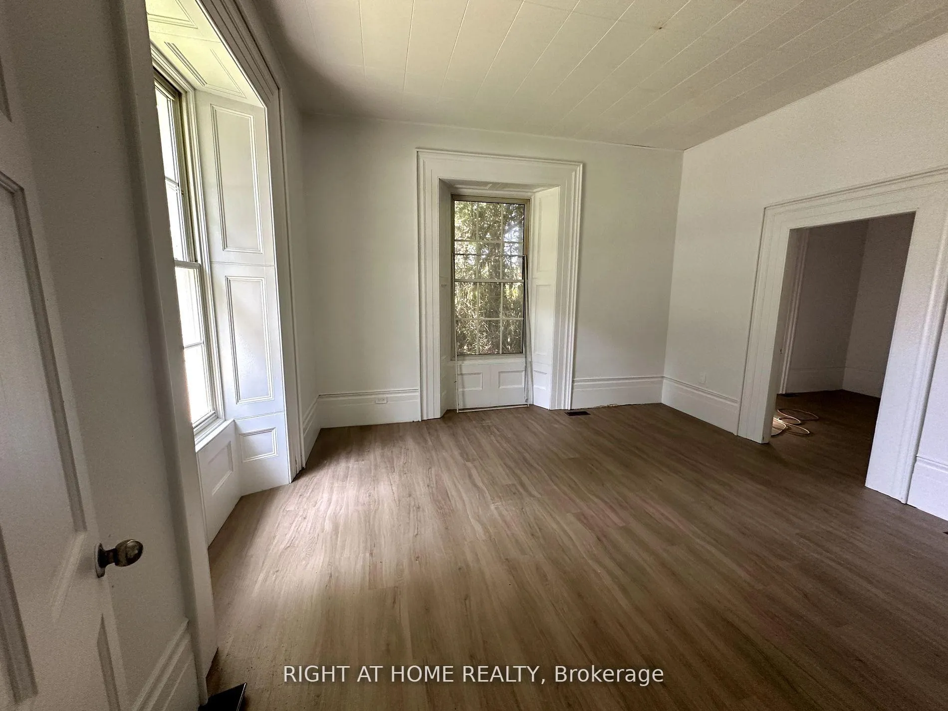 Photo 11 of 3347 Liberty Street N, Clarington, Bowmanville — HOMEH