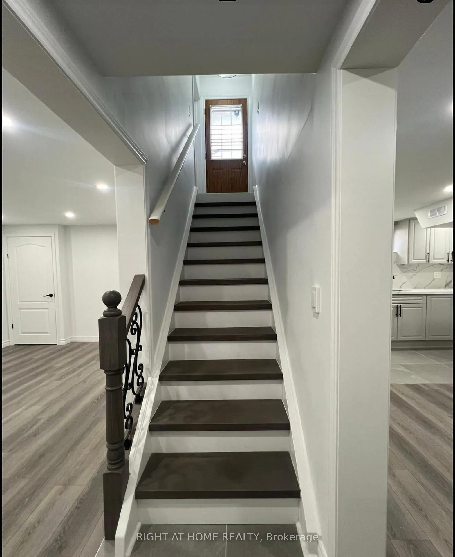 Photo 10 of 633 Gibbons Street E, Oshawa, McLaughlin — HOMEH