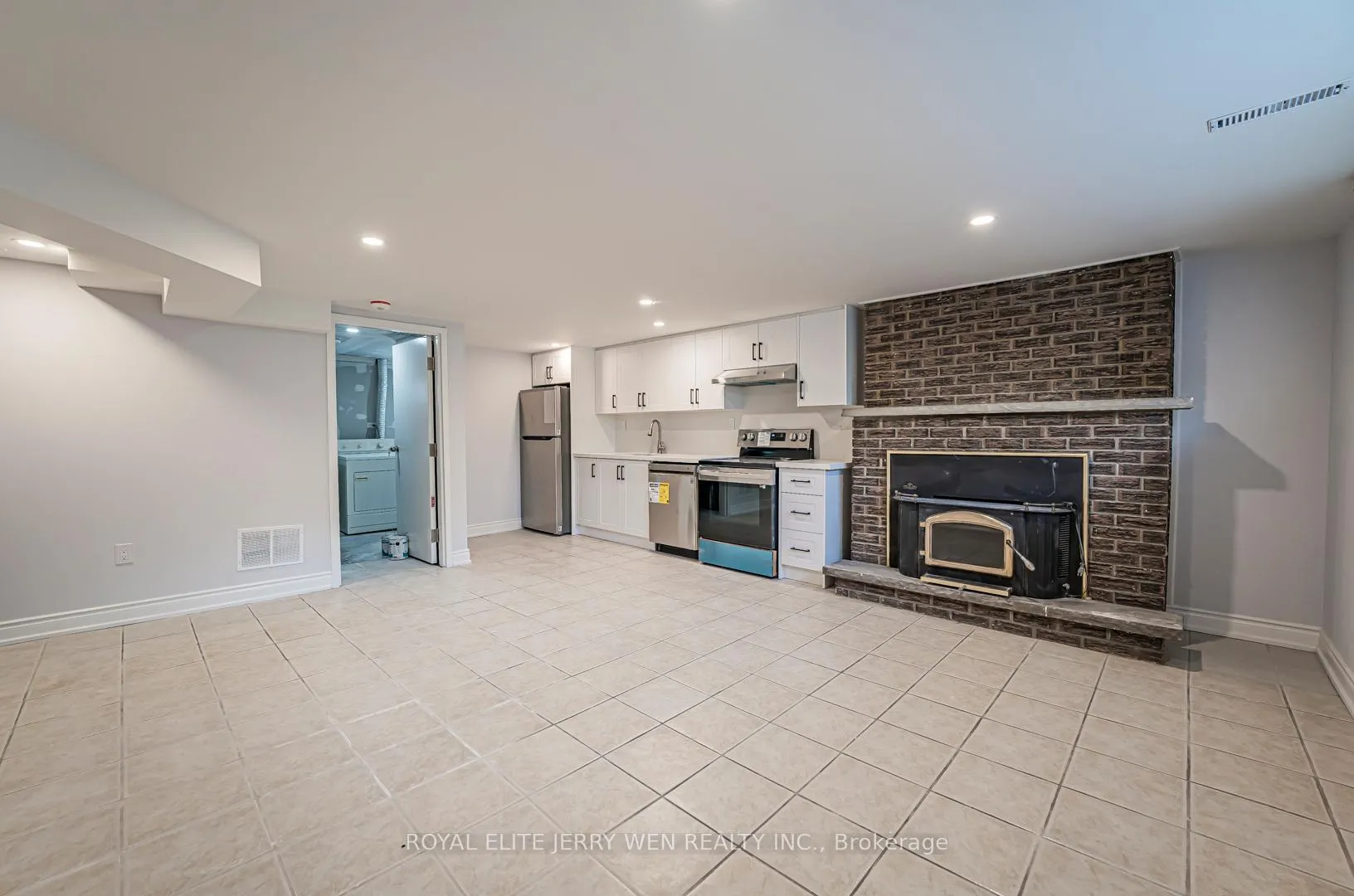Photo 3 of Unit Lower, 144 Clover Ridge Drive E, Ajax, Central East — HOMEH
