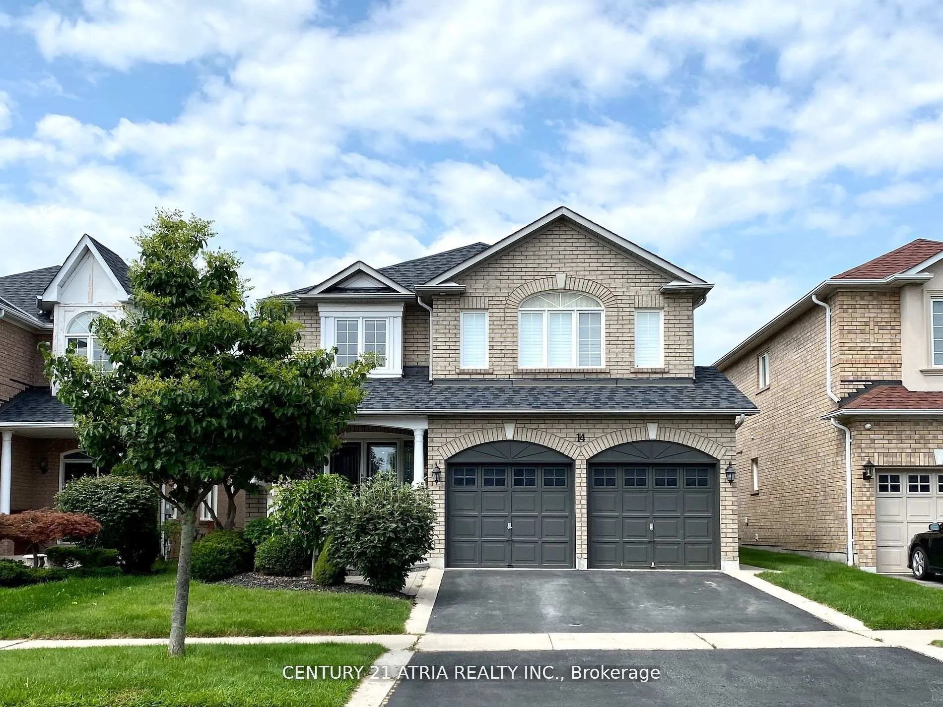 Front of 14 Robert Attersley Drive W