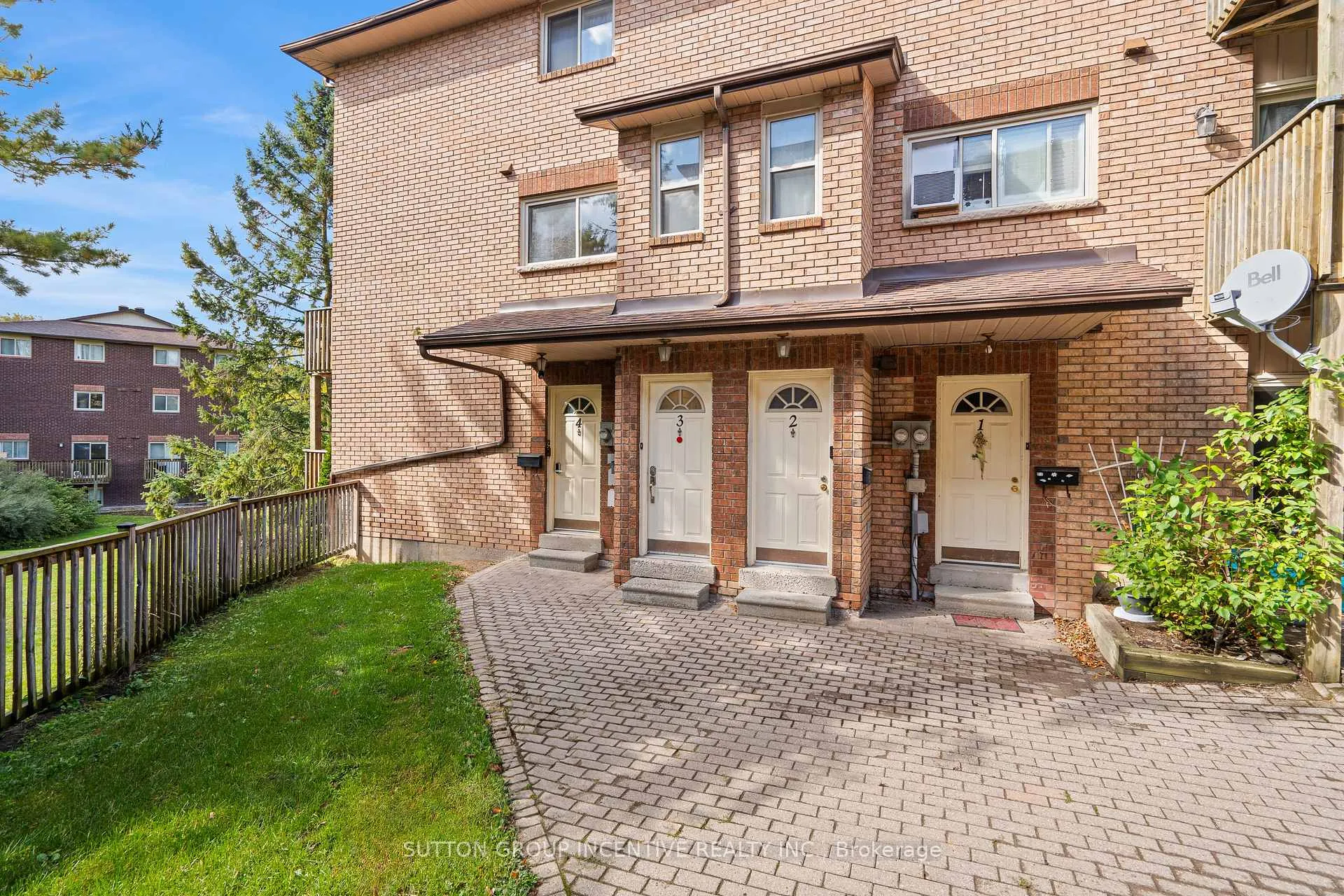 Front of Unit 3, 15 Meadow Lane