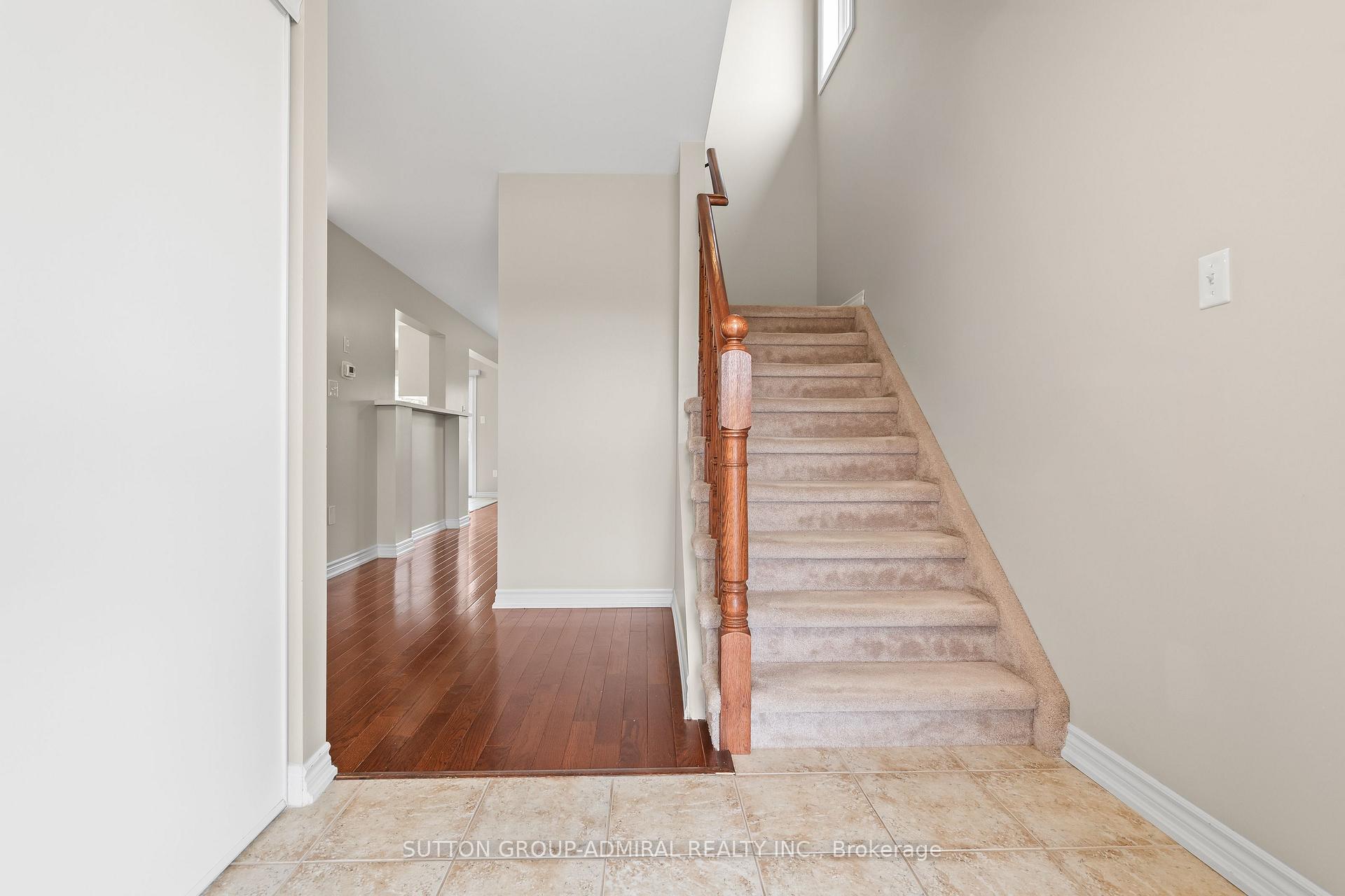 Photo 5 of 29 Crew Court, Barrie, Ardagh — HOMEH