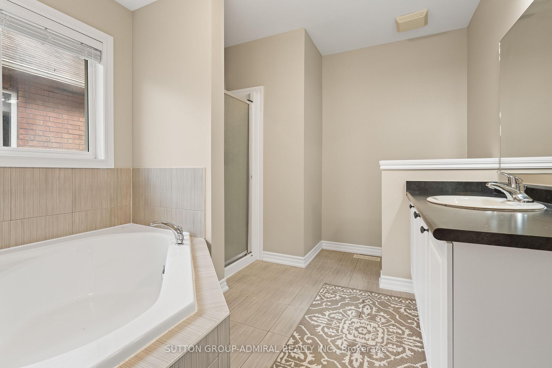 Photo 23 of 29 Crew Court, Barrie, Ardagh — HOMEH