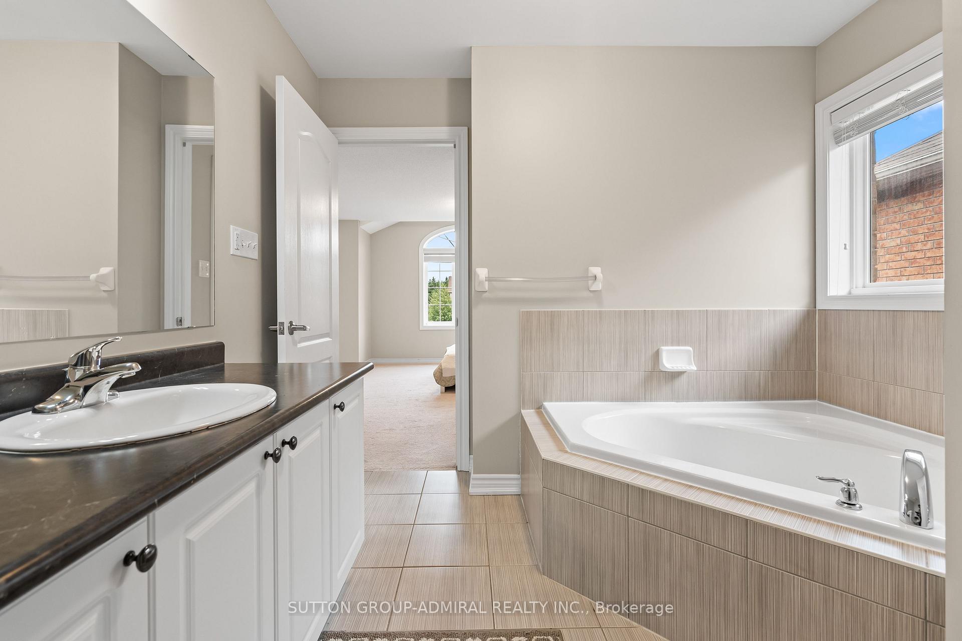Photo 26 of 29 Crew Court, Barrie, Ardagh — HOMEH