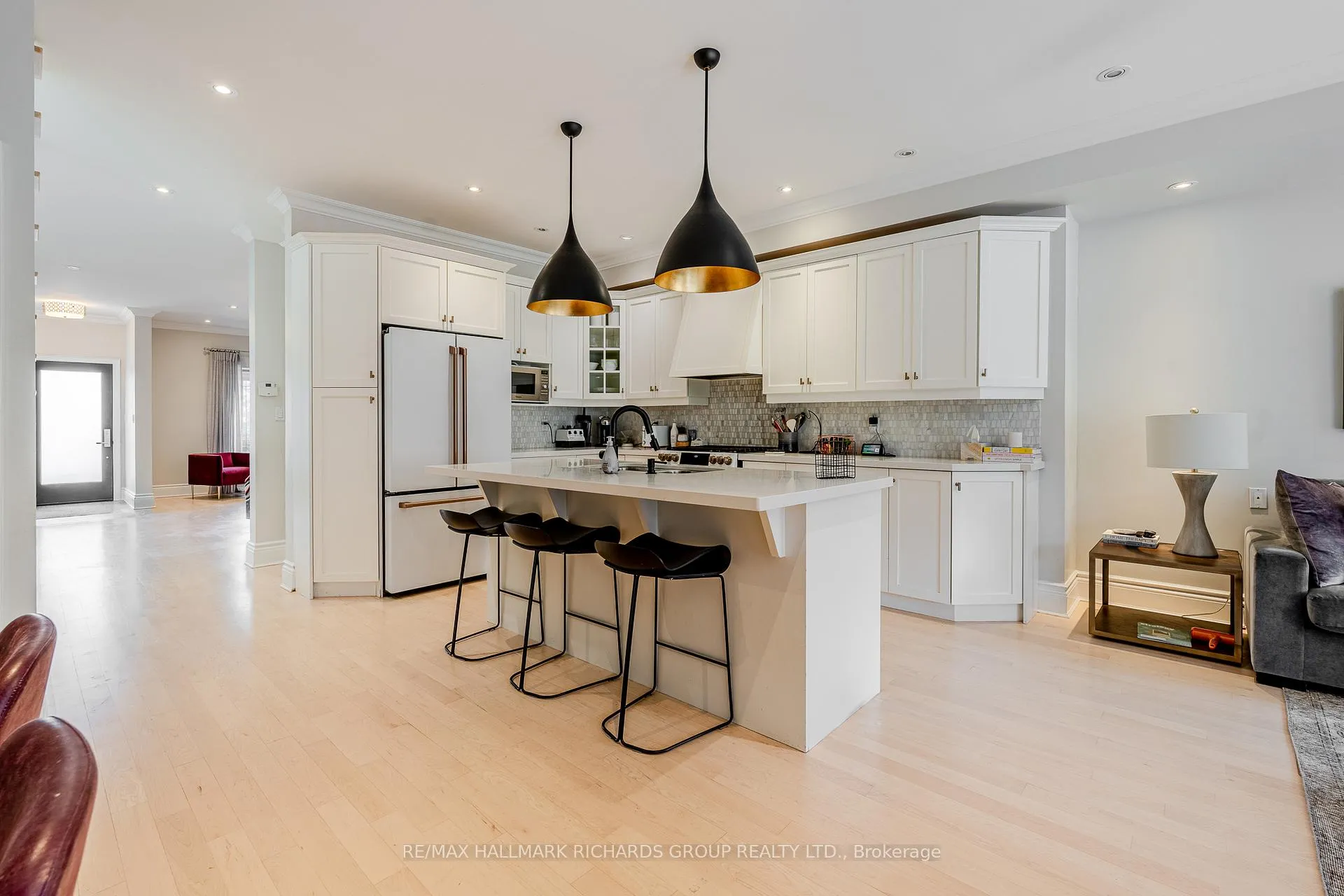 Photo 2 of 181 Blantyre Avenue, Toronto, The Beaches — HOMEH