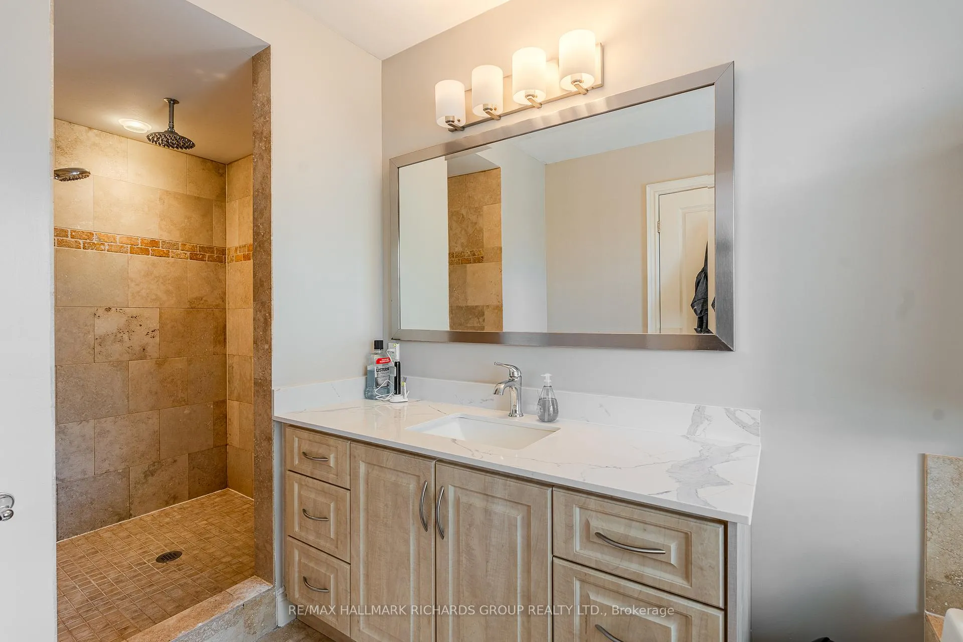 Photo 12 of 181 Blantyre Avenue, Toronto, The Beaches — HOMEH