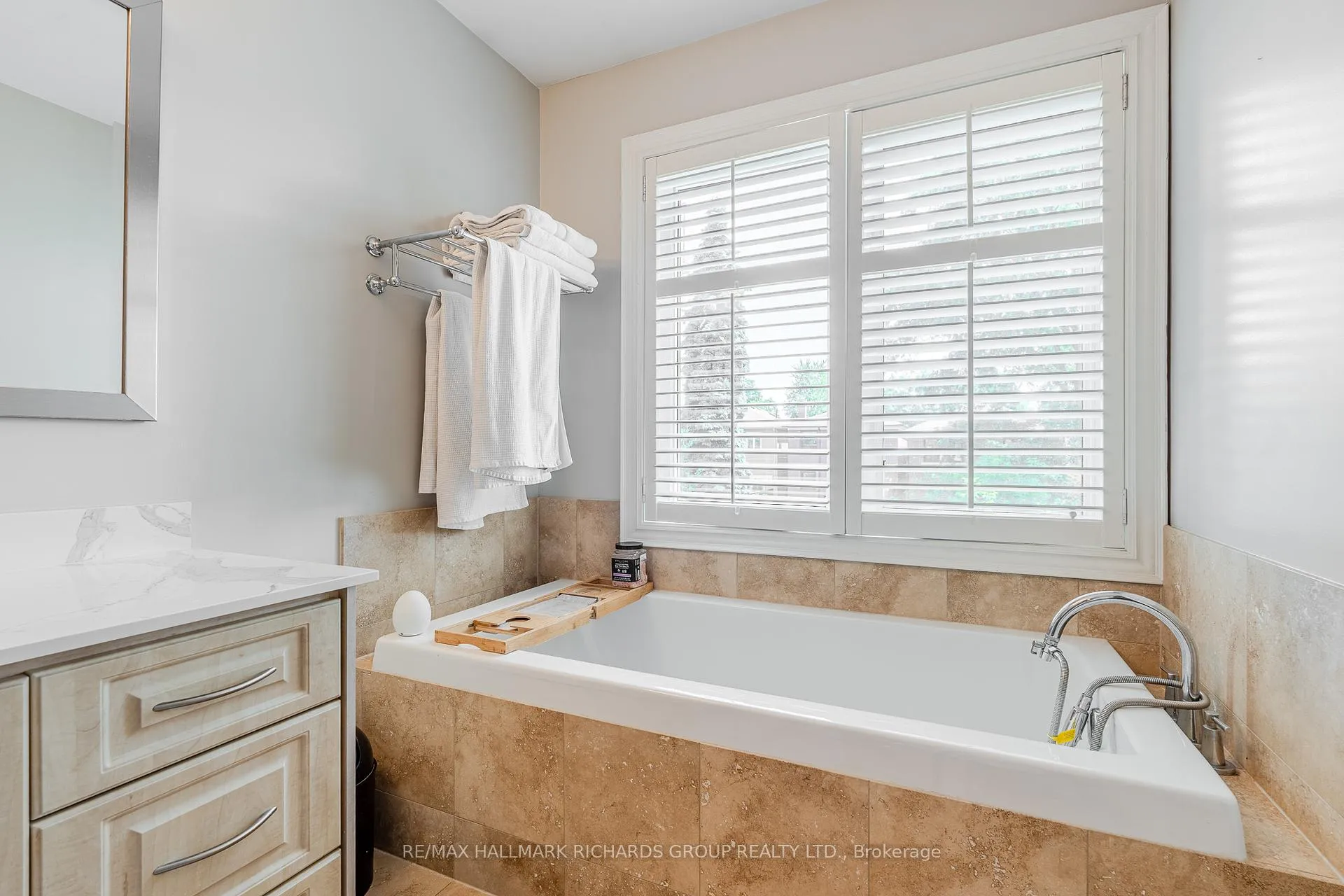 Photo 13 of 181 Blantyre Avenue, Toronto, The Beaches — HOMEH