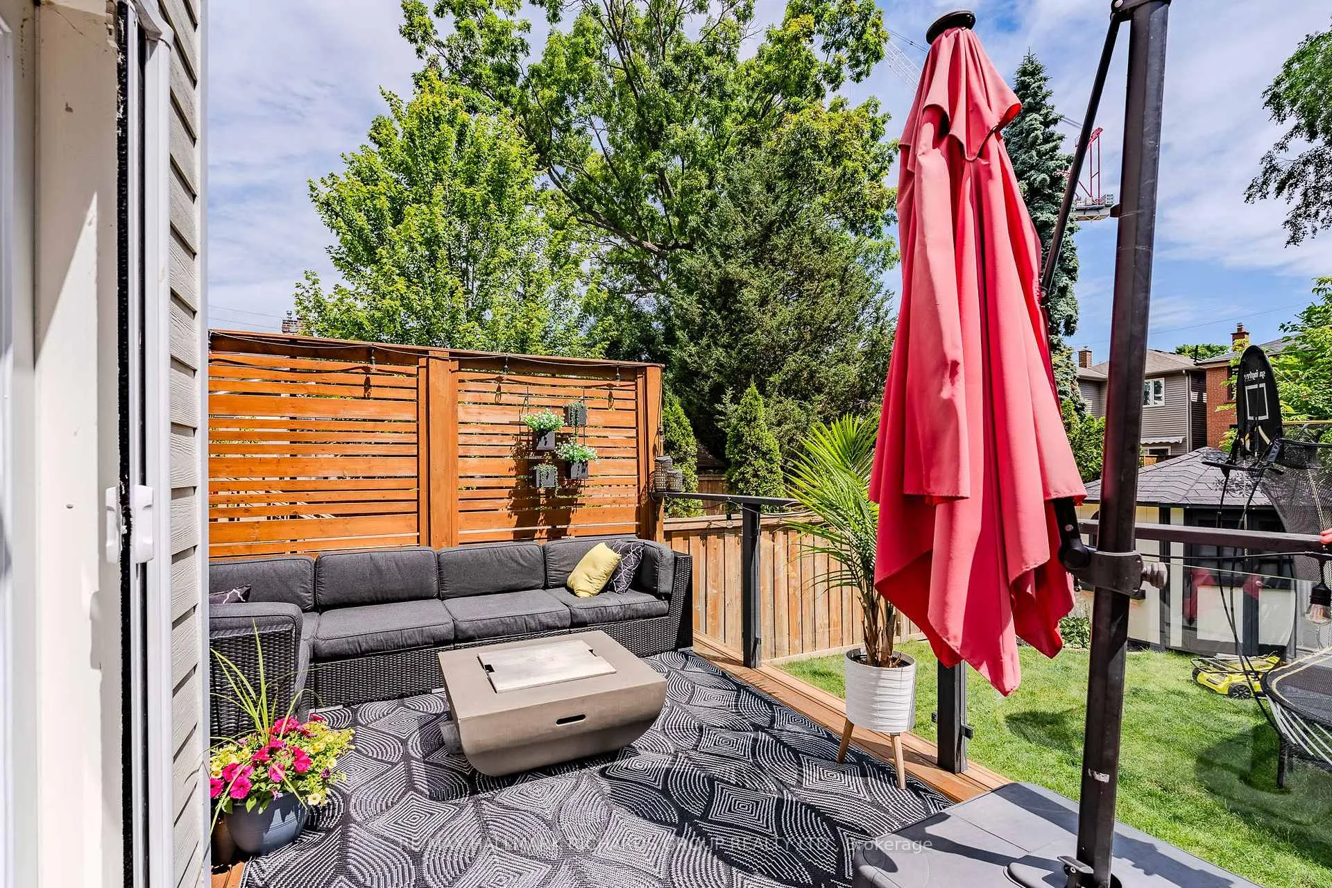 Photo 23 of 181 Blantyre Avenue, Toronto, The Beaches — HOMEH