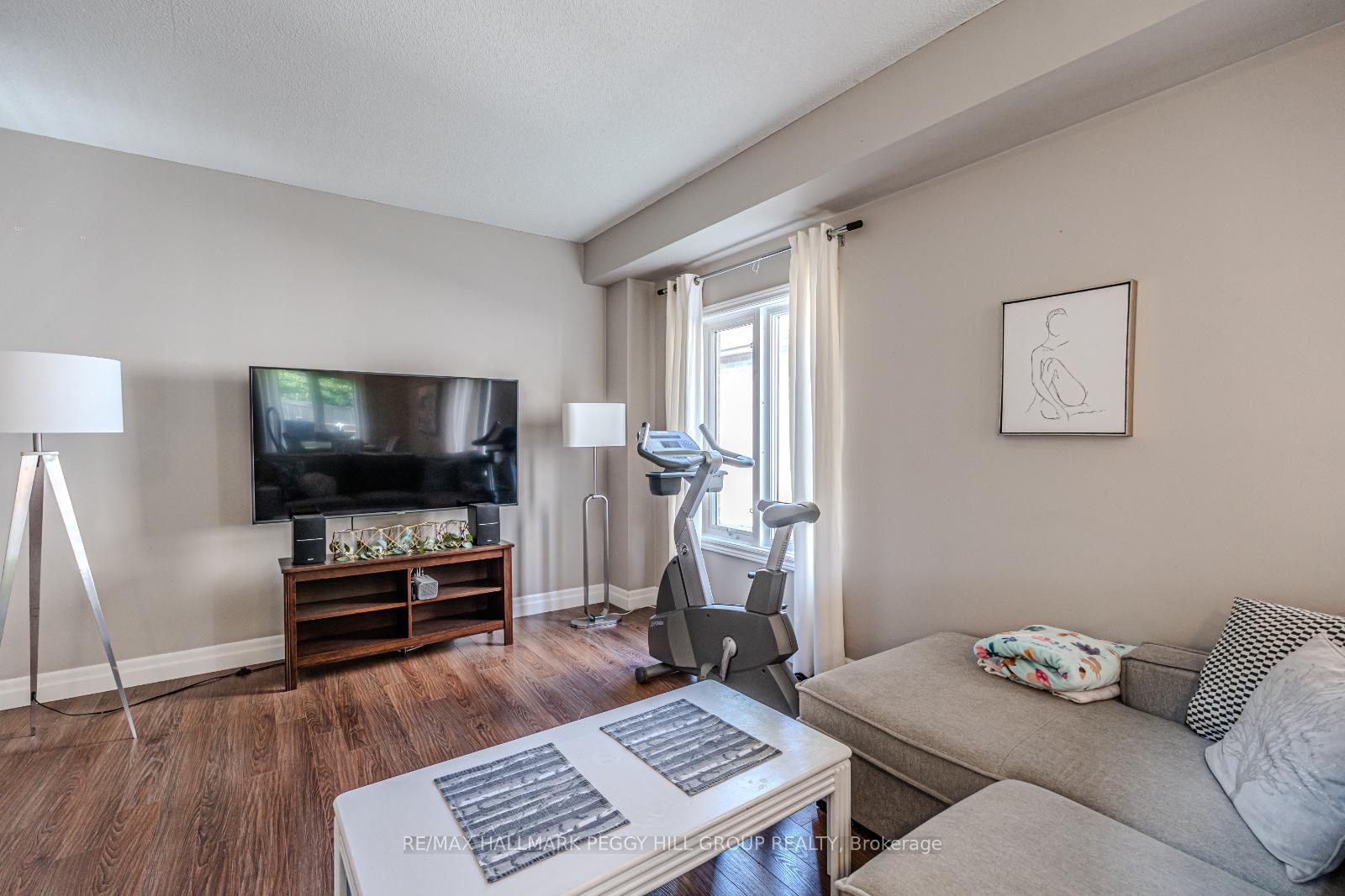 Photo 2 of 53 Lamont Crescent, Barrie, Ardagh — HOMEH