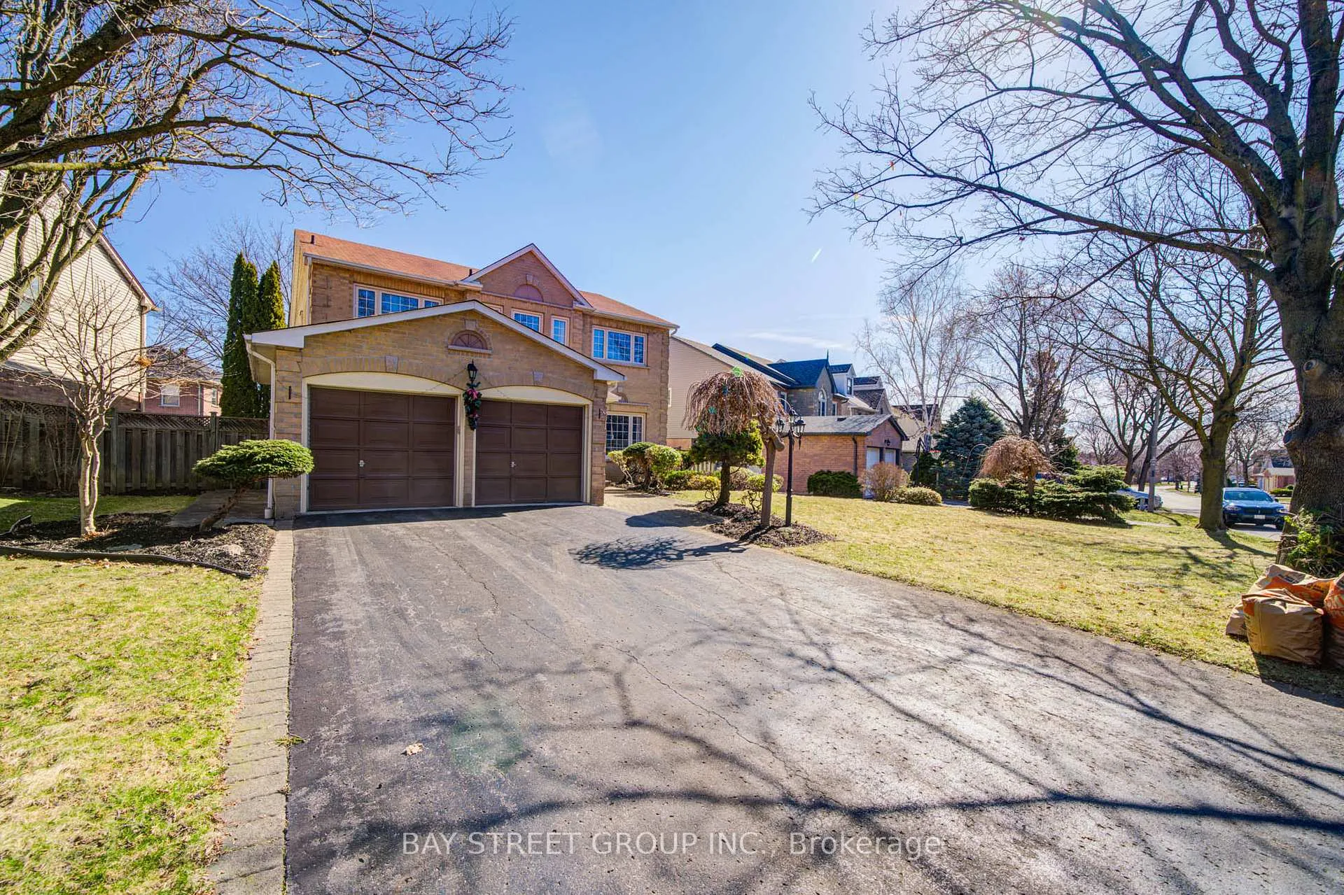 Photo 2 of 72 Allayden Drive, Whitby, Lynde Creek — HOMEH