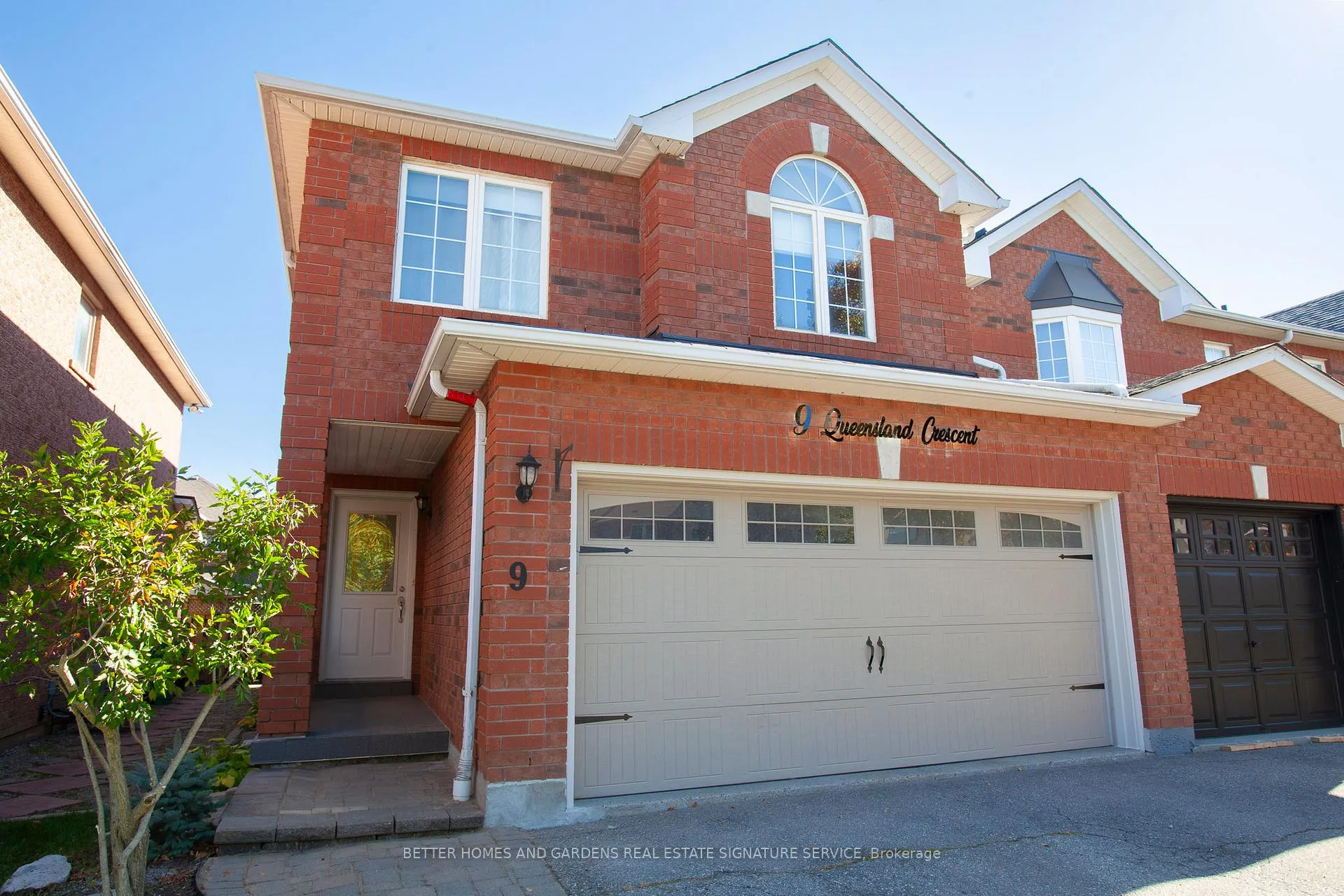 Photo 2 of 9 Queensland Crescent, Caledon, Bolton East — HOMEH