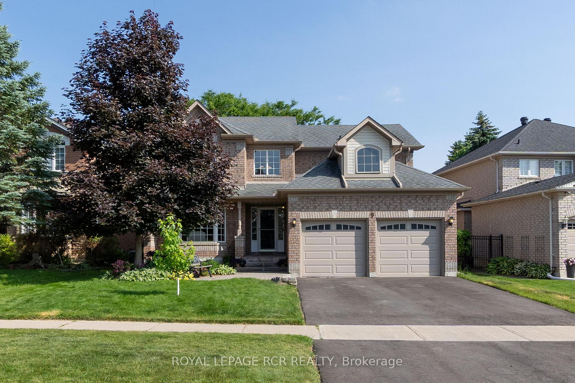 Photo 1 of 9 Schaefer Place, Caledon, Bolton North — HOMEH