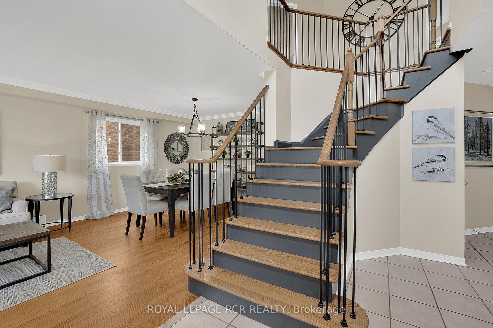 Photo 6 of 9 Schaefer Place, Caledon, Bolton North — HOMEH